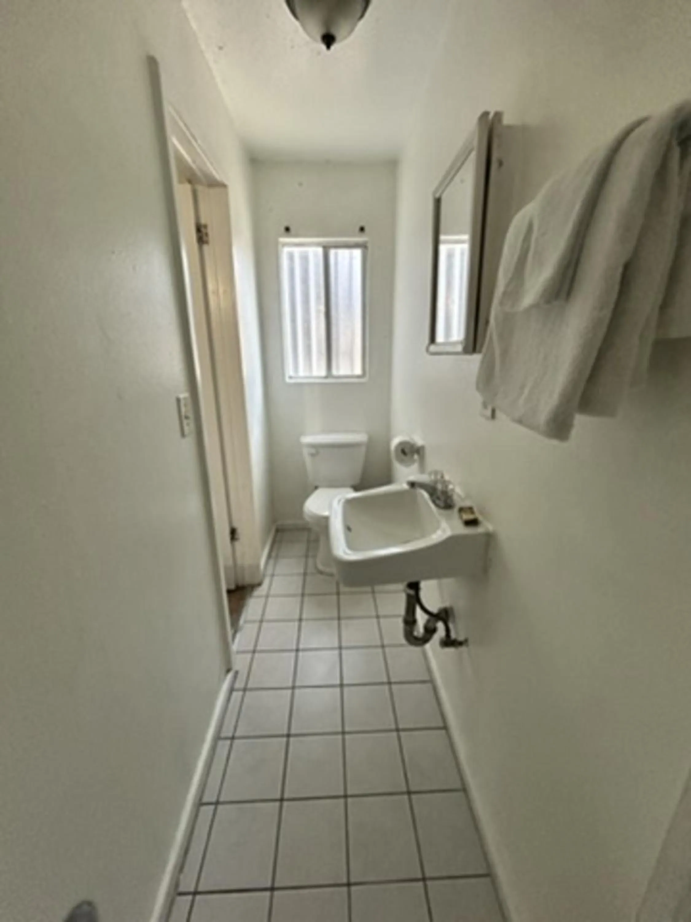 Bathroom in Encore Inn Inglewood