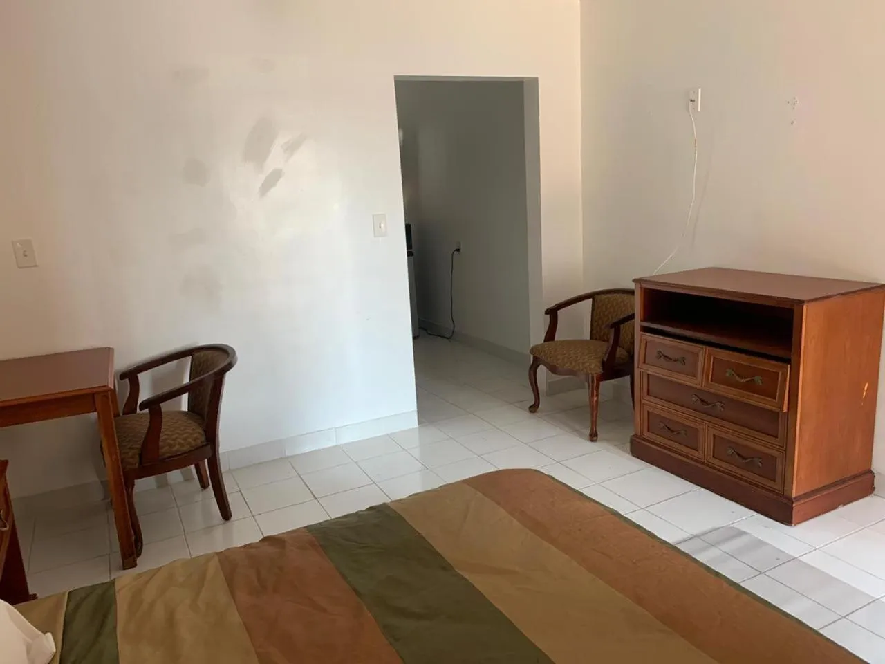 Bed in Encore Inn Inglewood