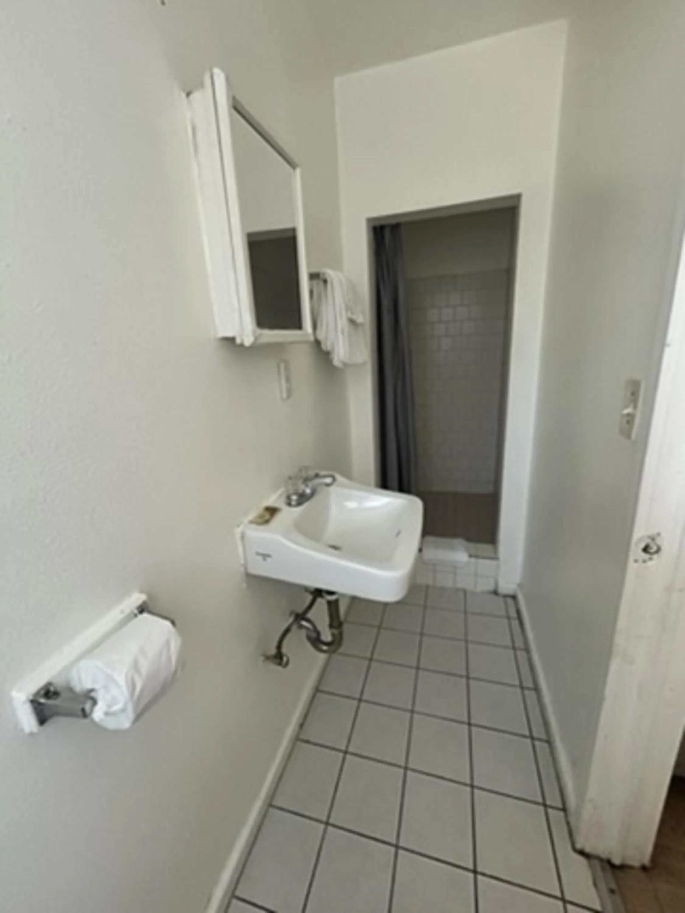 Shower in Encore Inn Inglewood