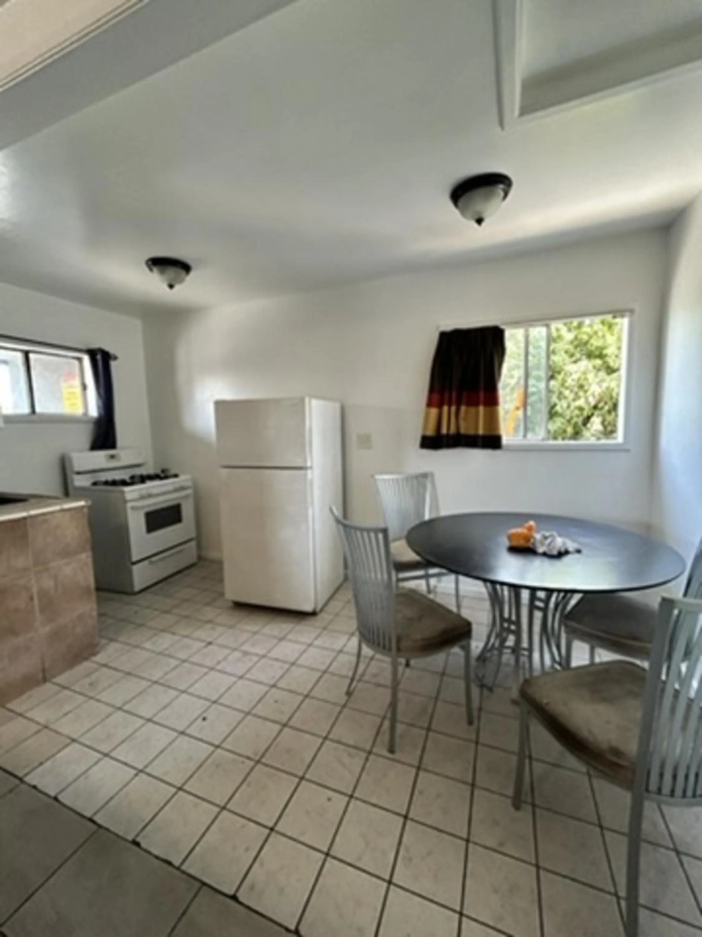 Kitchen or kitchenette in Encore Inn Inglewood