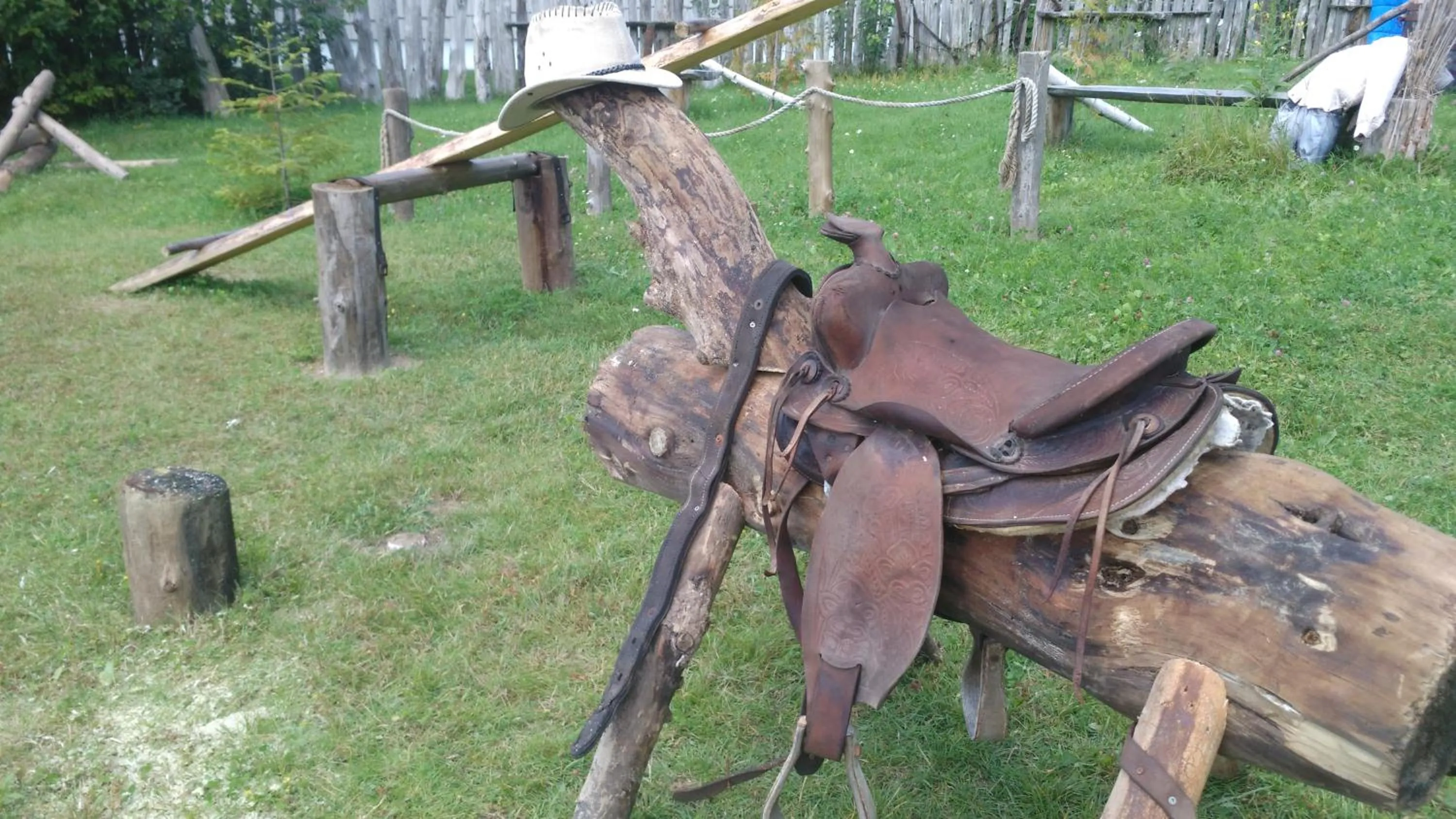 Children play ground in Hébergement de la Montagne St-Roch