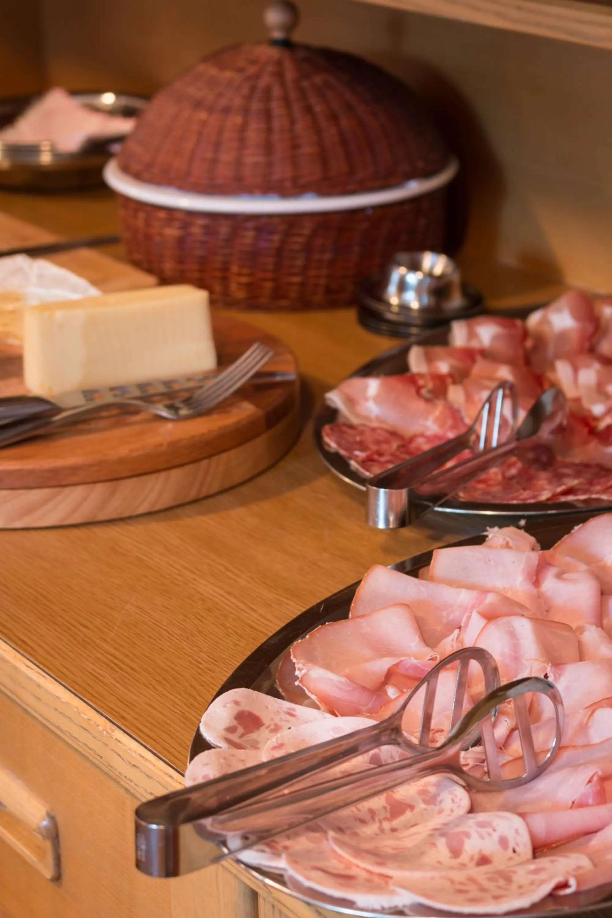 Buffet breakfast in Villa Alba