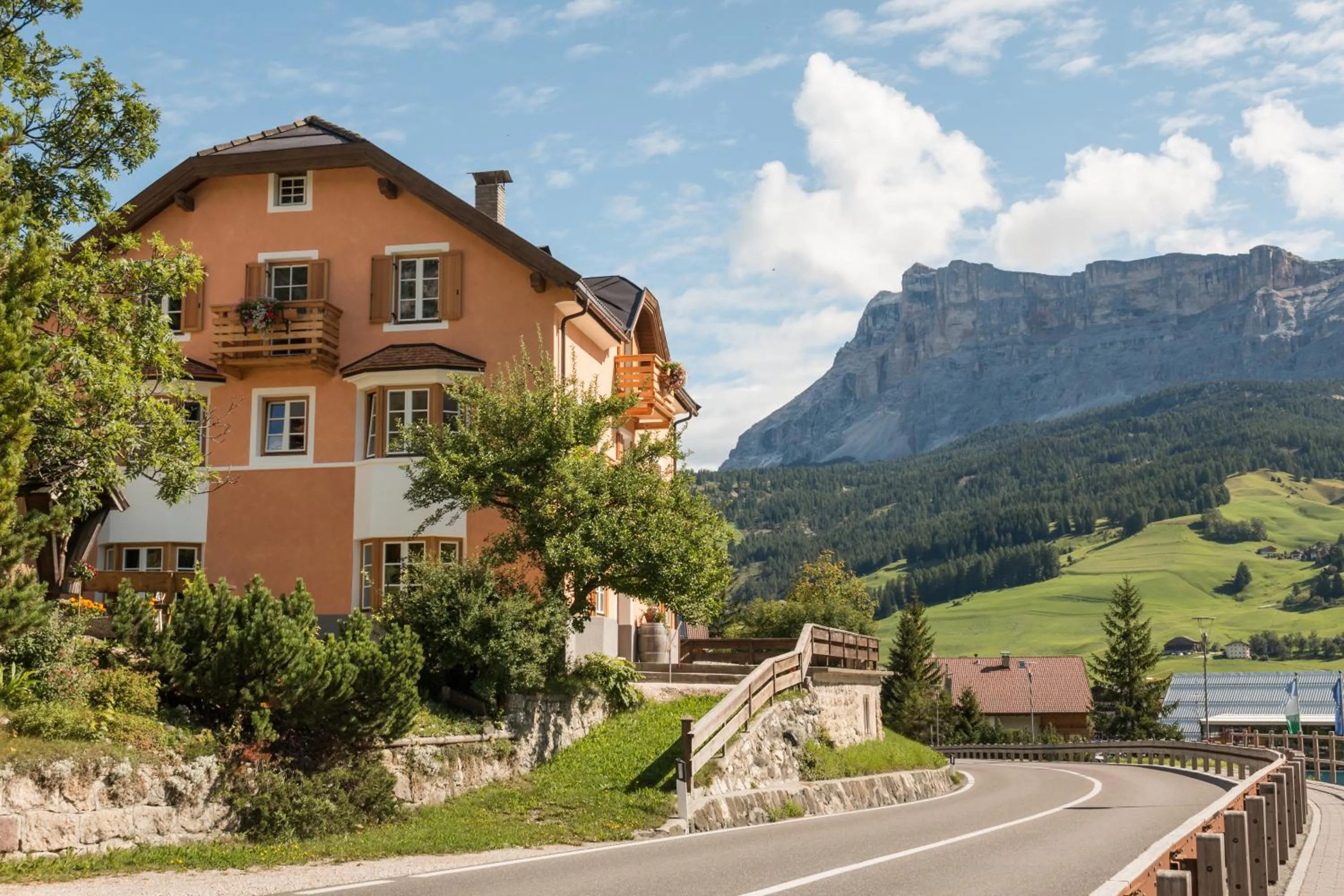 Property building in Villa Alba