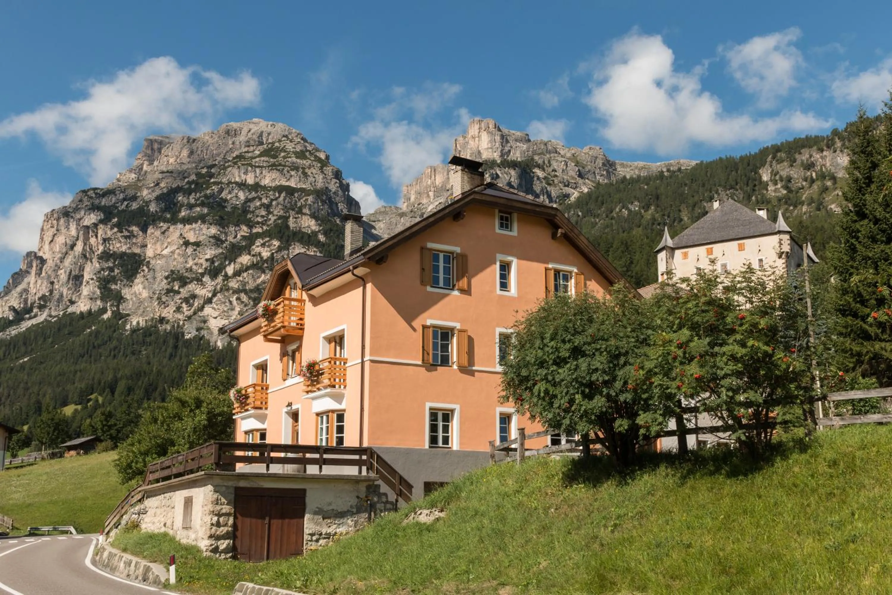 Property building in Villa Alba