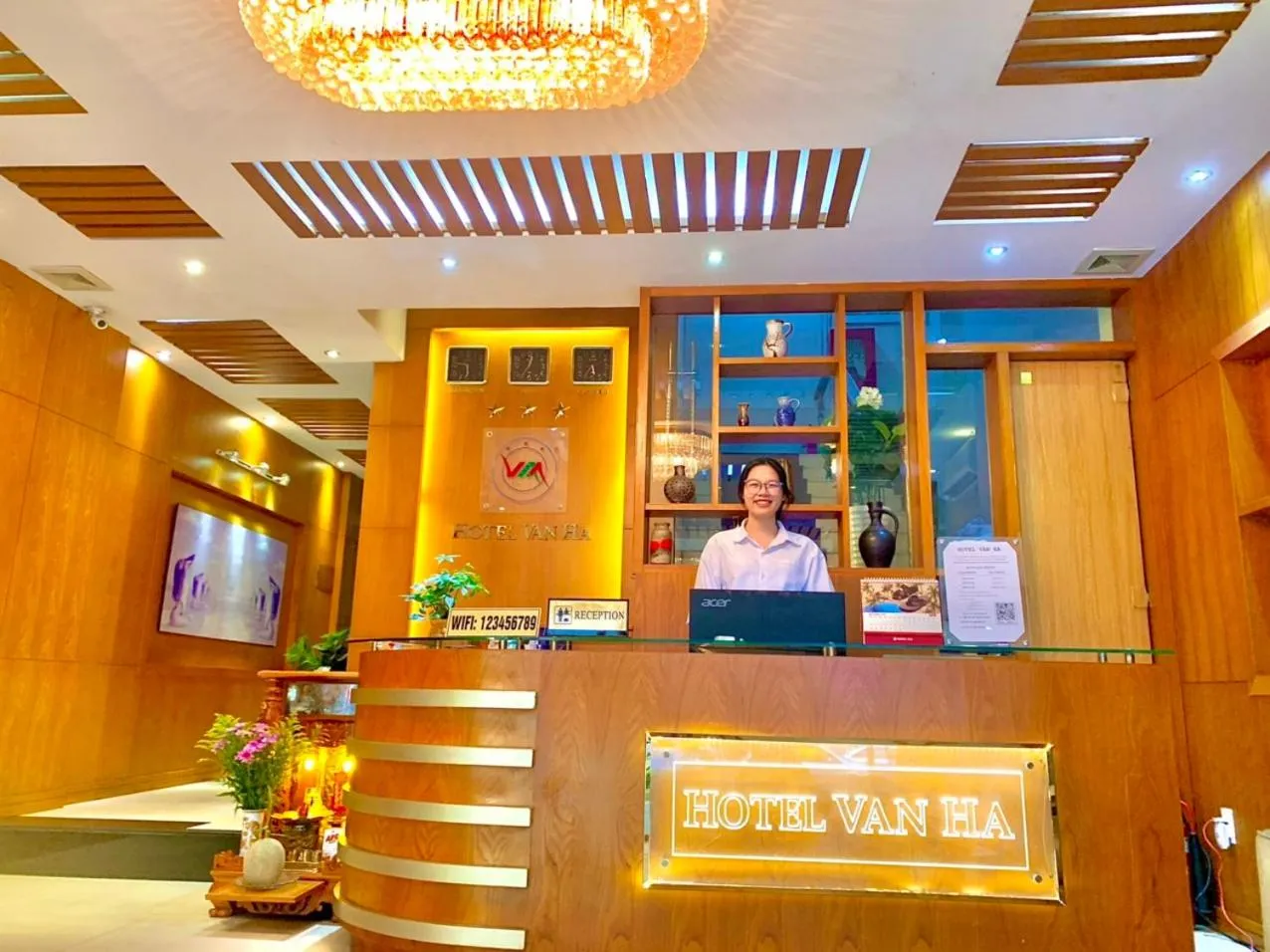 Lobby or reception in Van Ha Hotel Etown - Nhà Ga T3 Sân Bay TSN