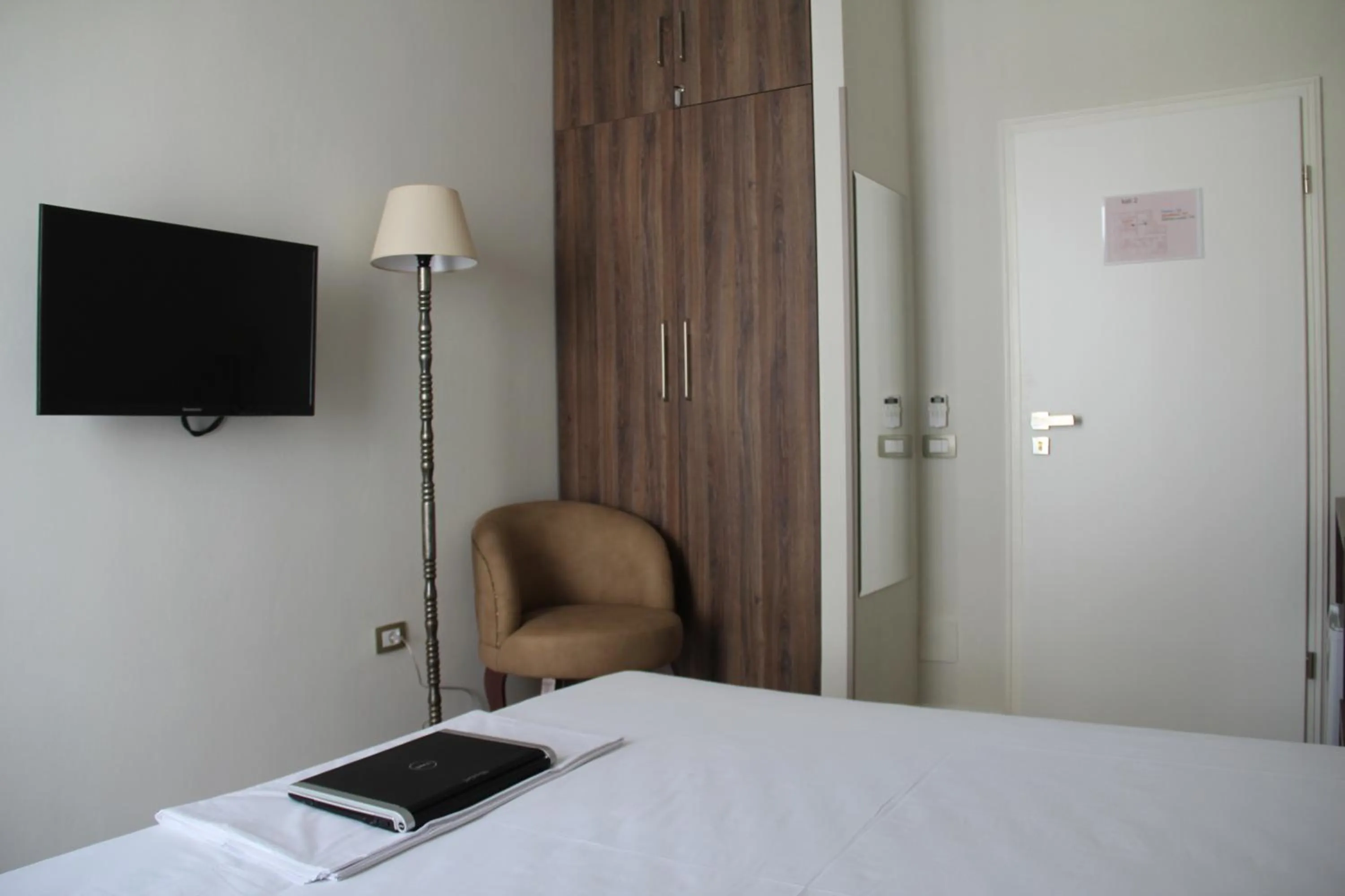 Bedroom, Bed in Hotel Hermes Tirana