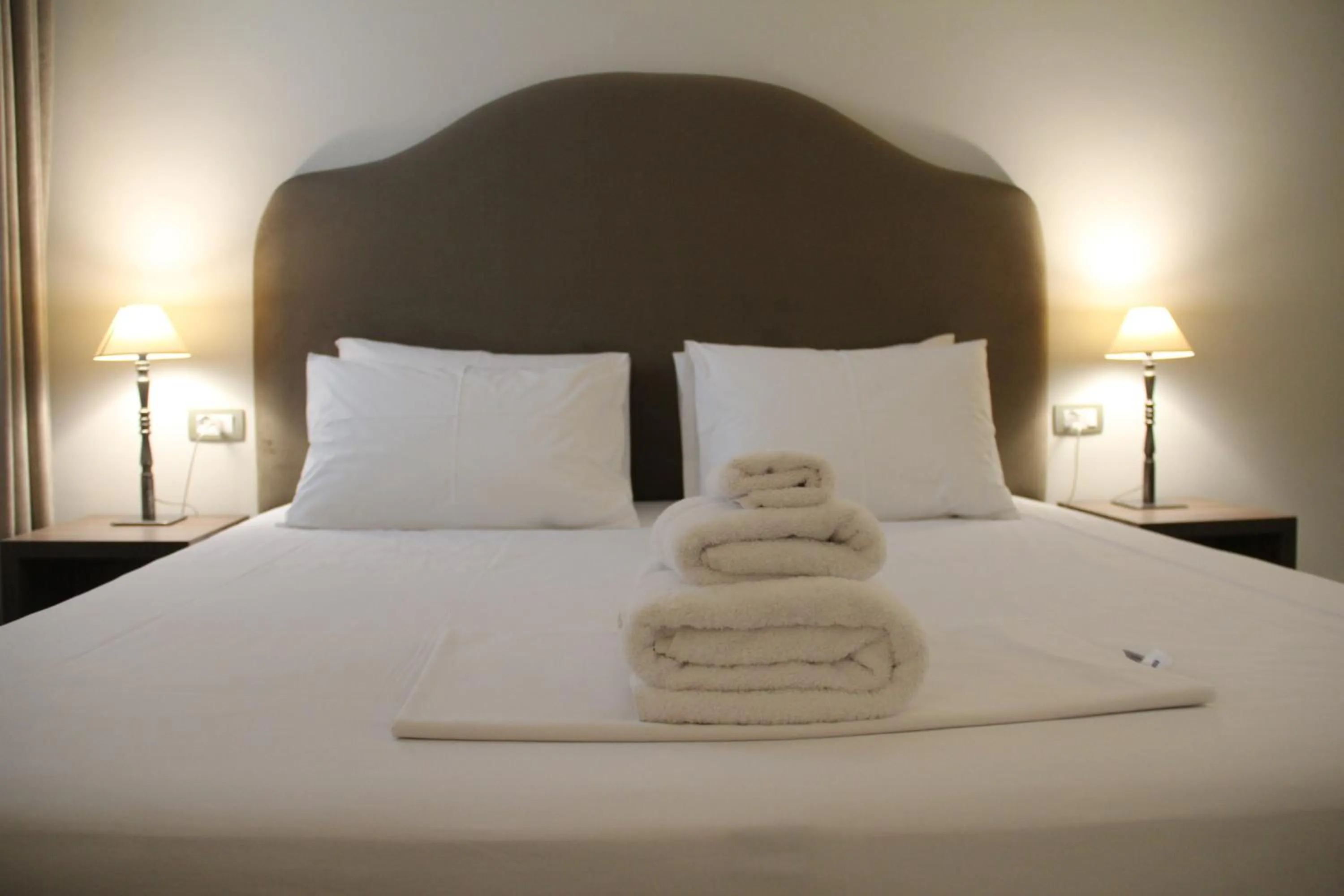 Bedroom, Bed in Hotel Hermes Tirana