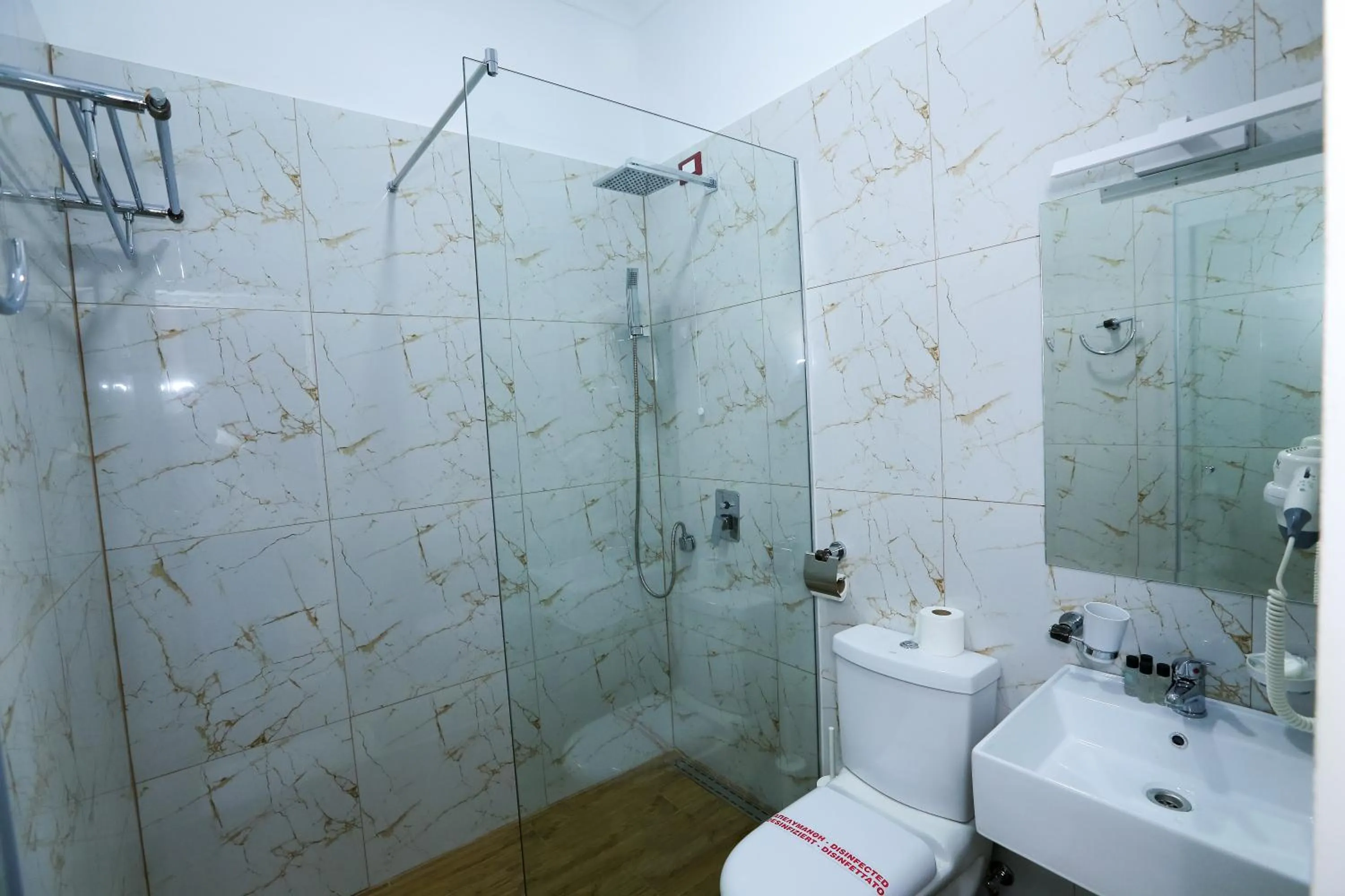 Bathroom in Hotel Hermes Tirana