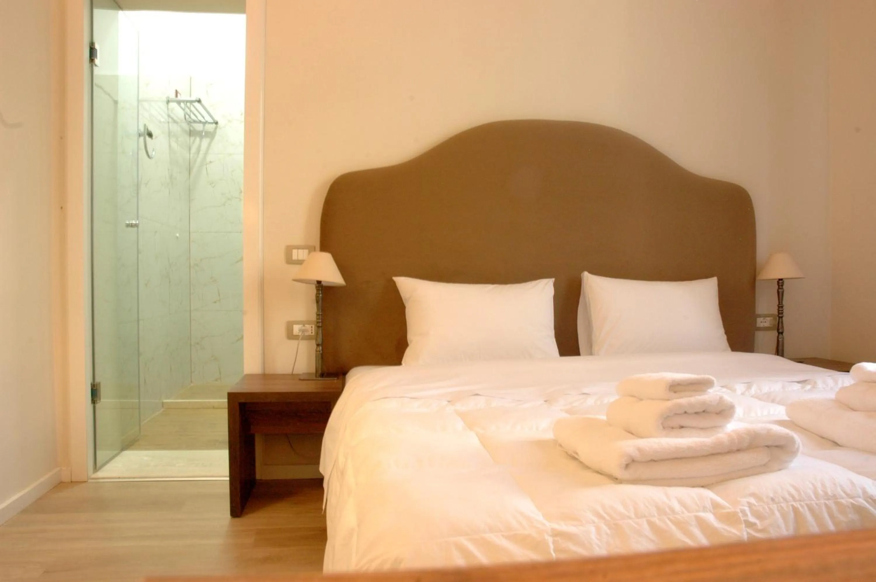 Photo of the whole room, Bed in Hotel Hermes Tirana