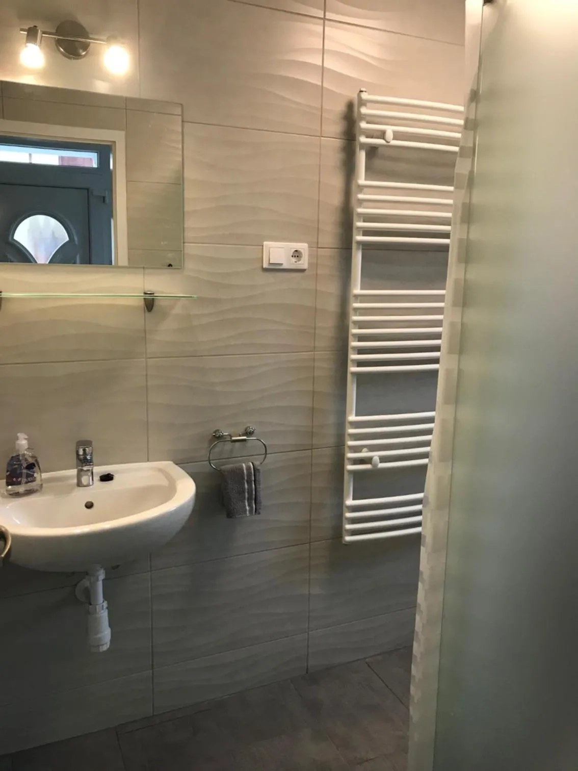 Bathroom in Heni Apartment