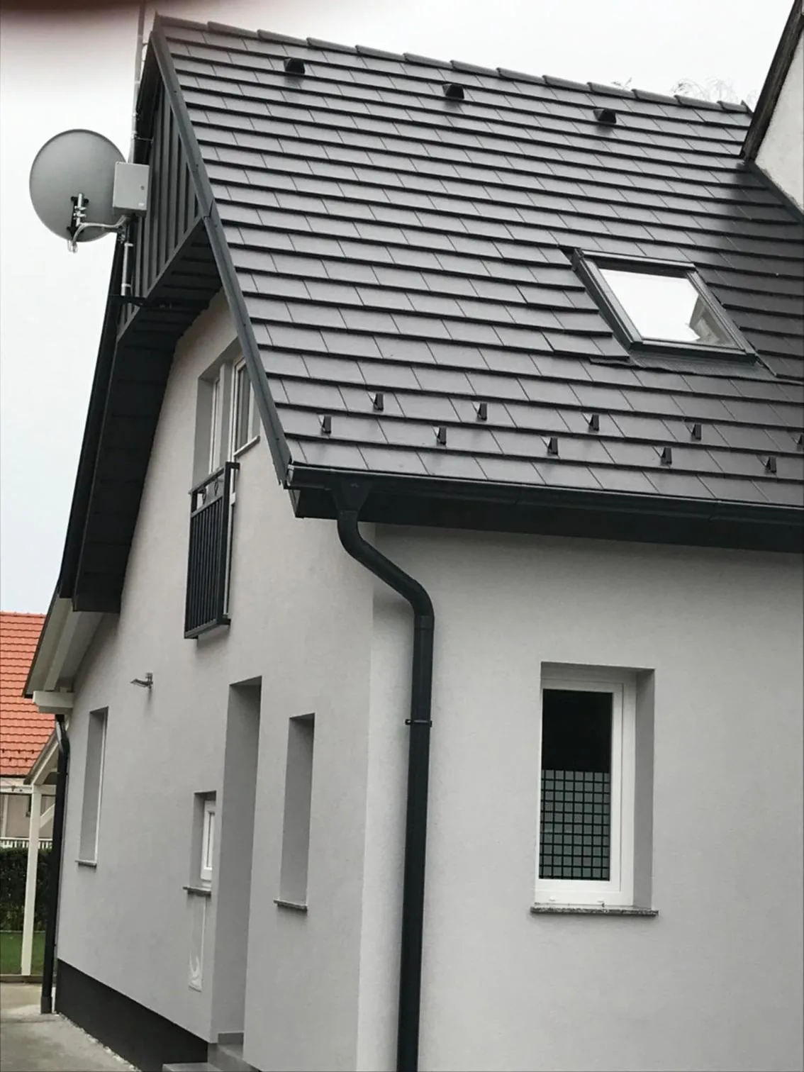 Property building in Heni Apartment