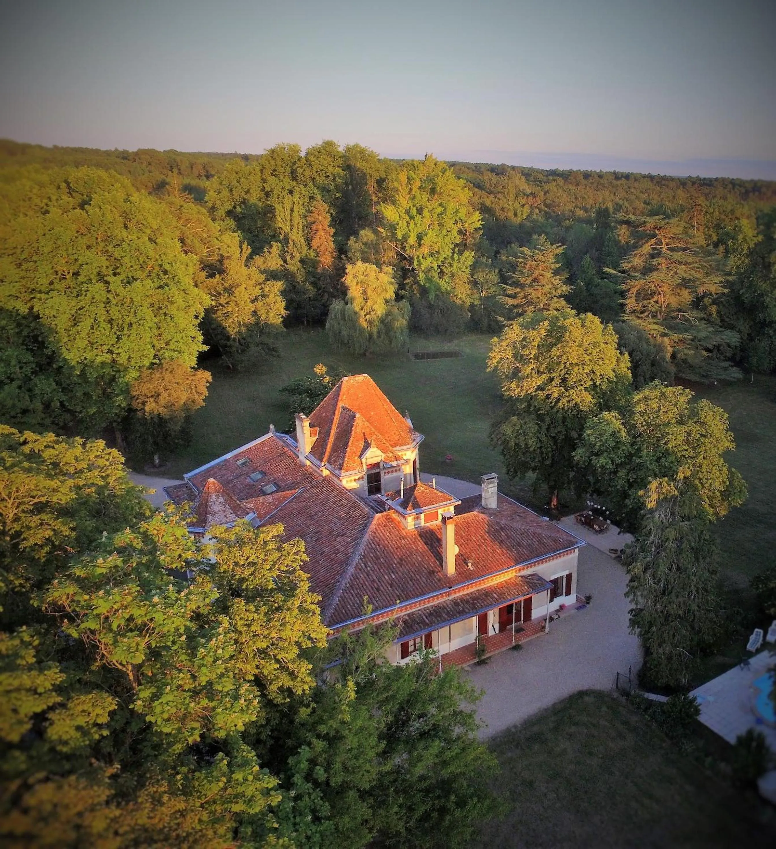 Bird's eye view in Les Luz - Chambres d'hôtes