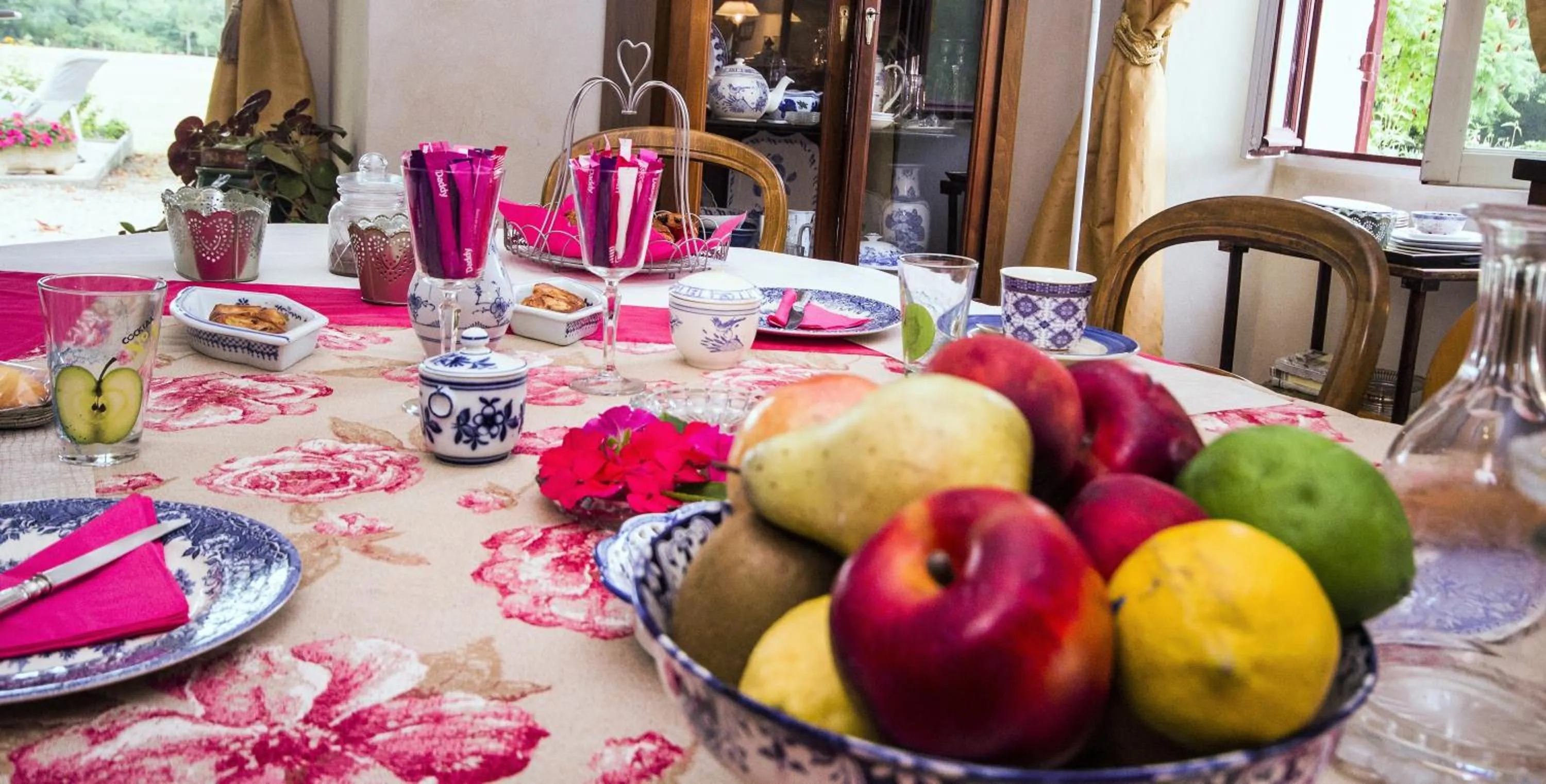 Continental breakfast in Les Luz - Chambres d'hôtes