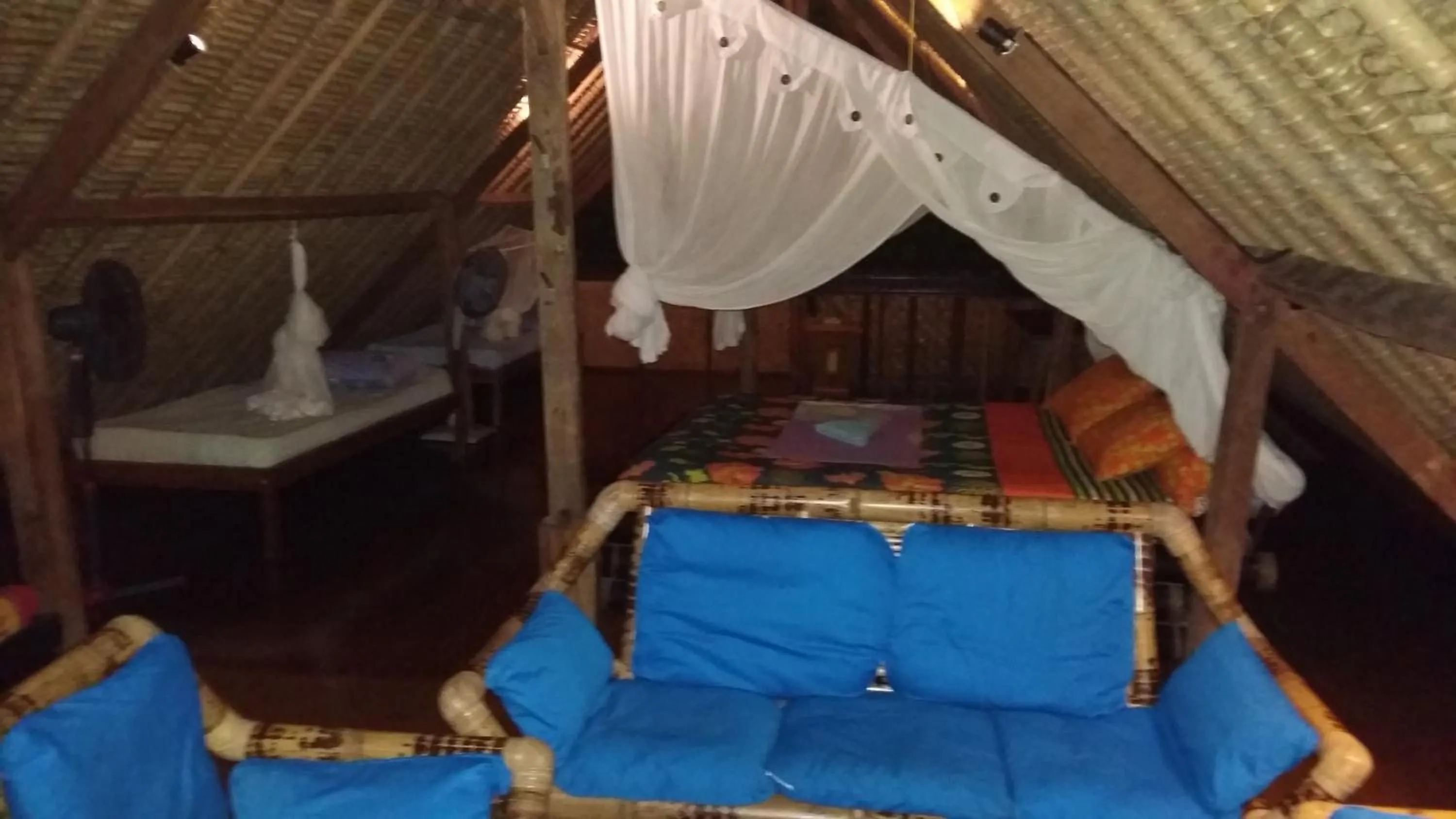 Bed in Topi inn