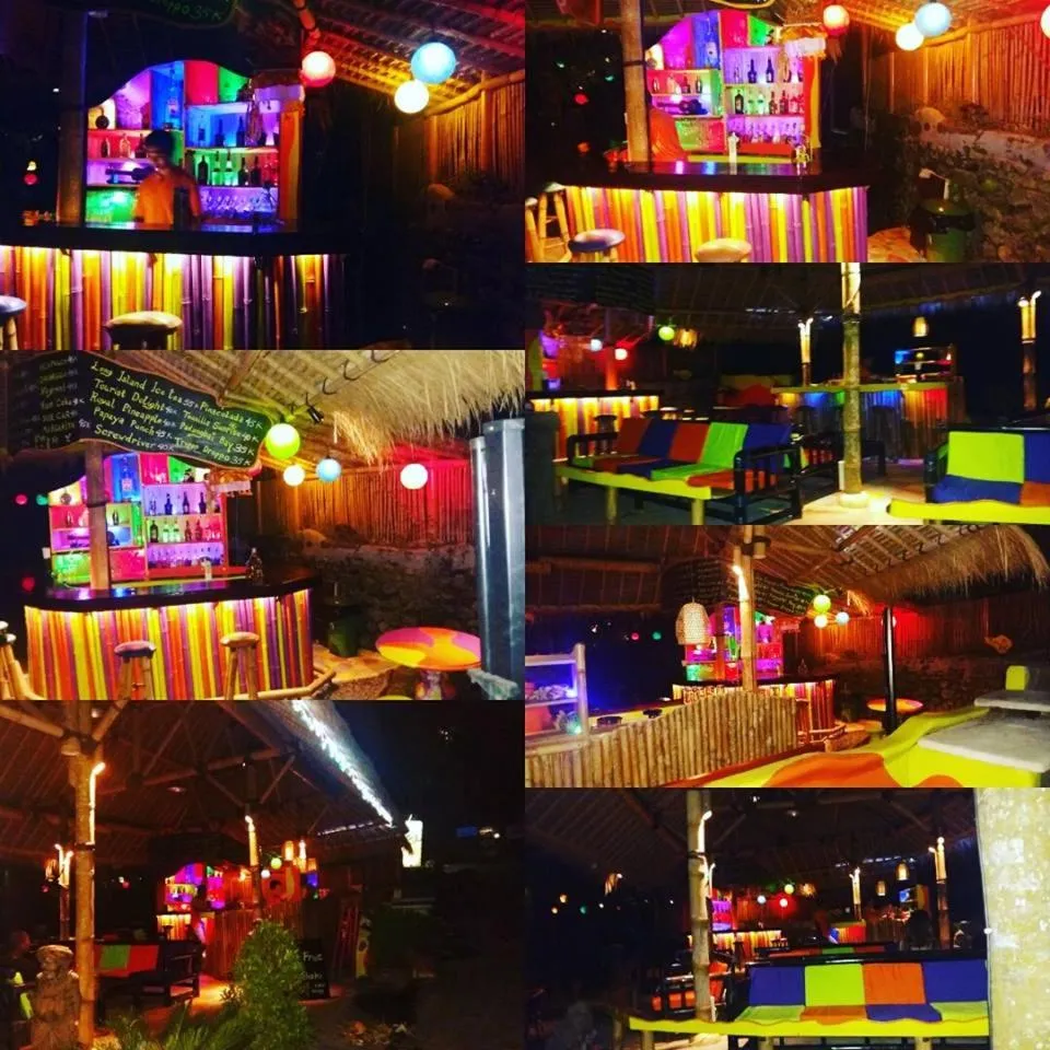 Lounge or bar in Topi inn