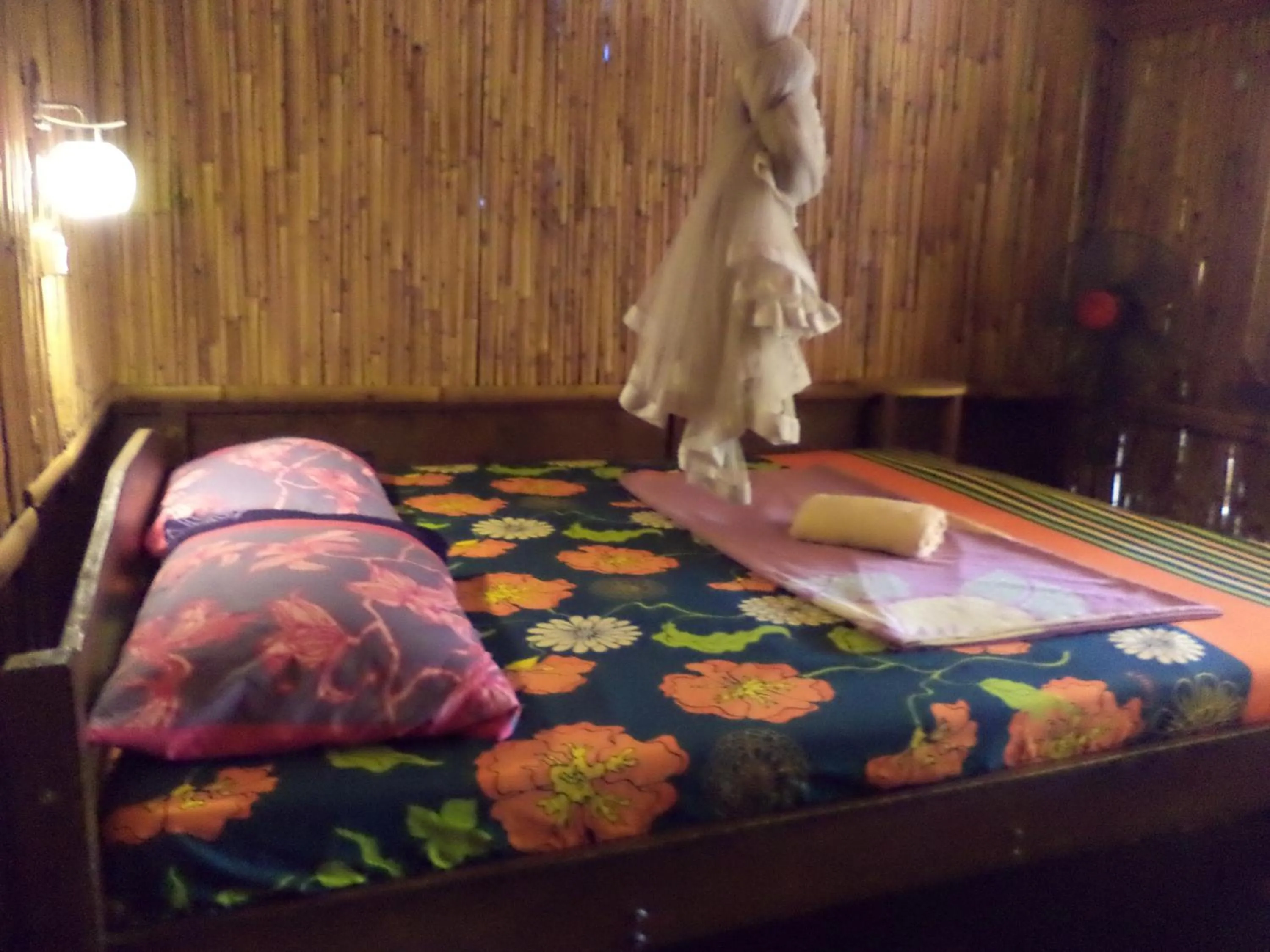 Bed in Topi inn