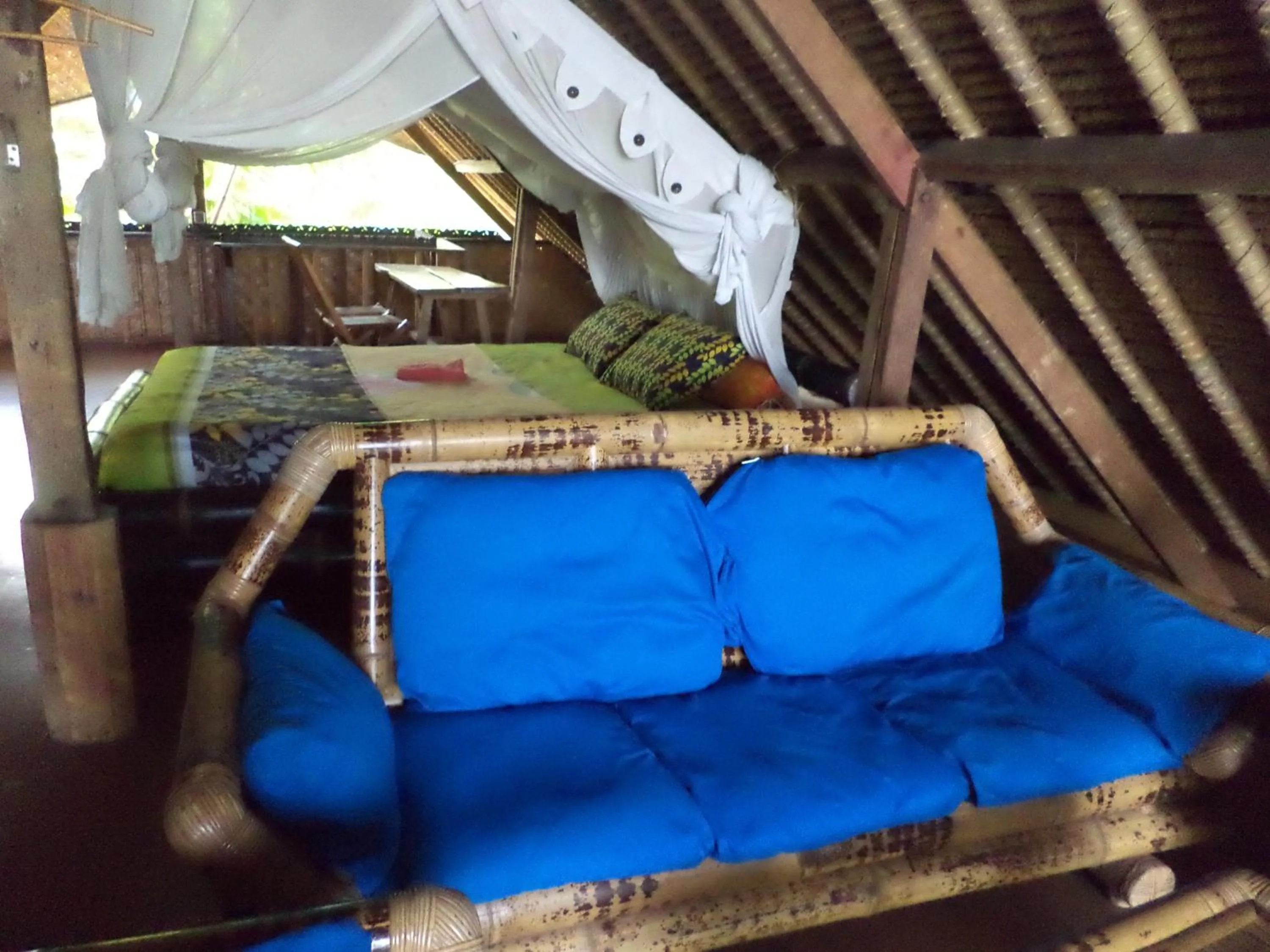 Topi inn