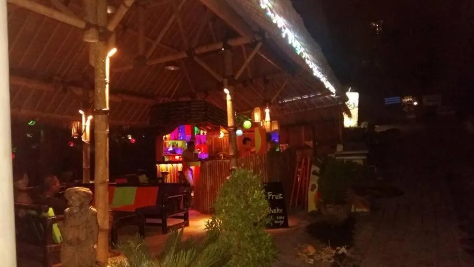Lounge or bar in Topi inn