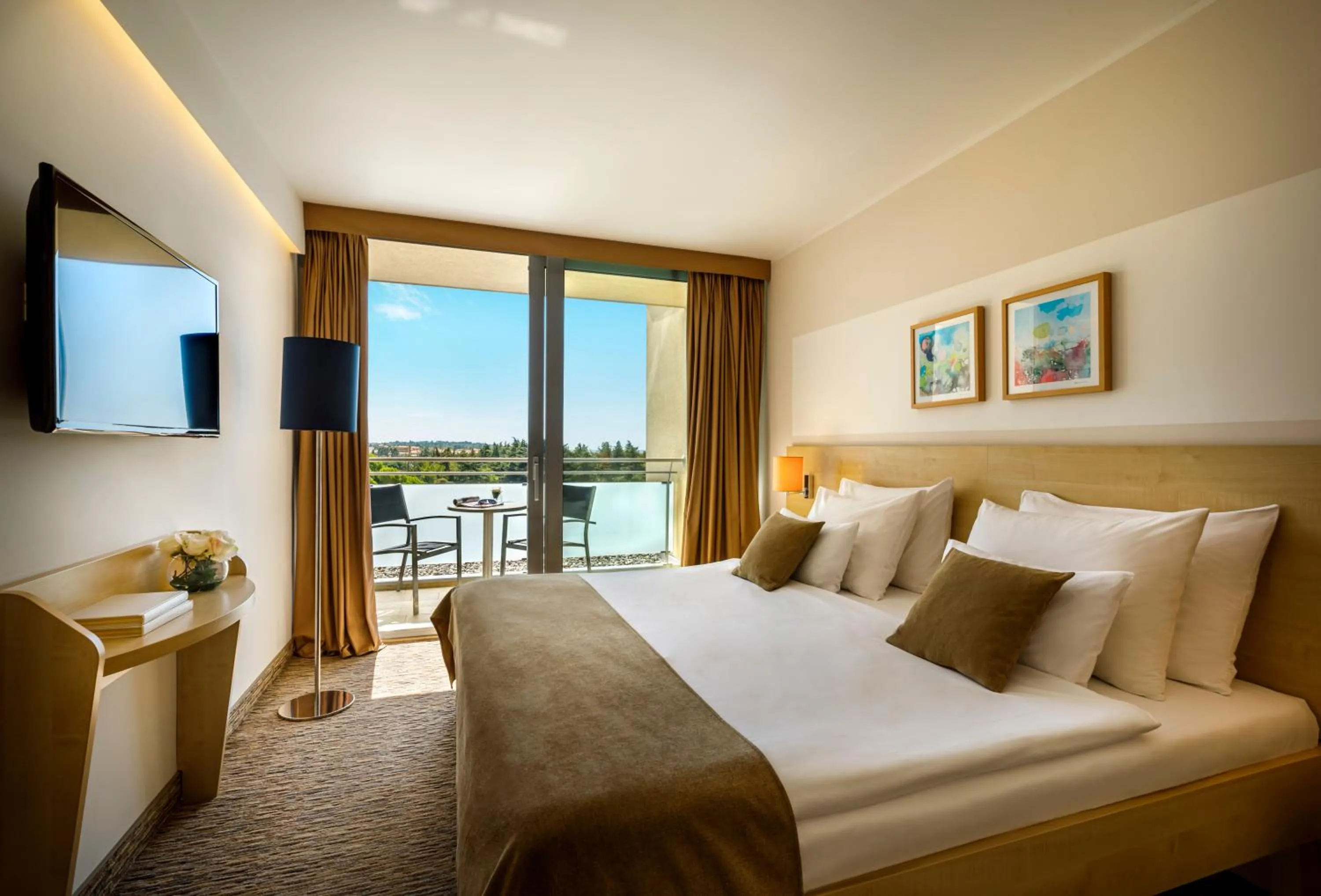 Bedroom, Bed in Valamar Parentino Hotel