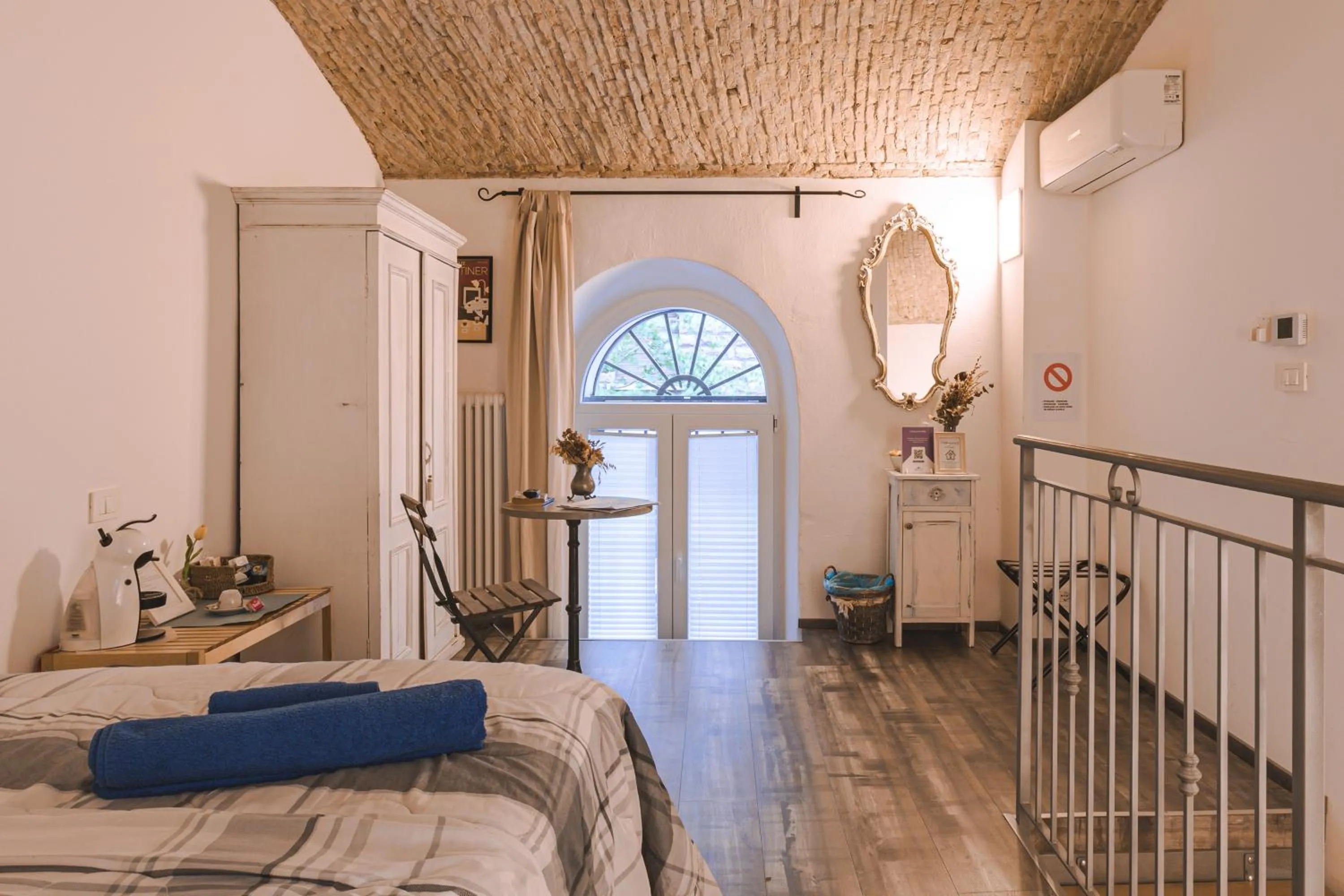 Bed in Trieste Art Loft