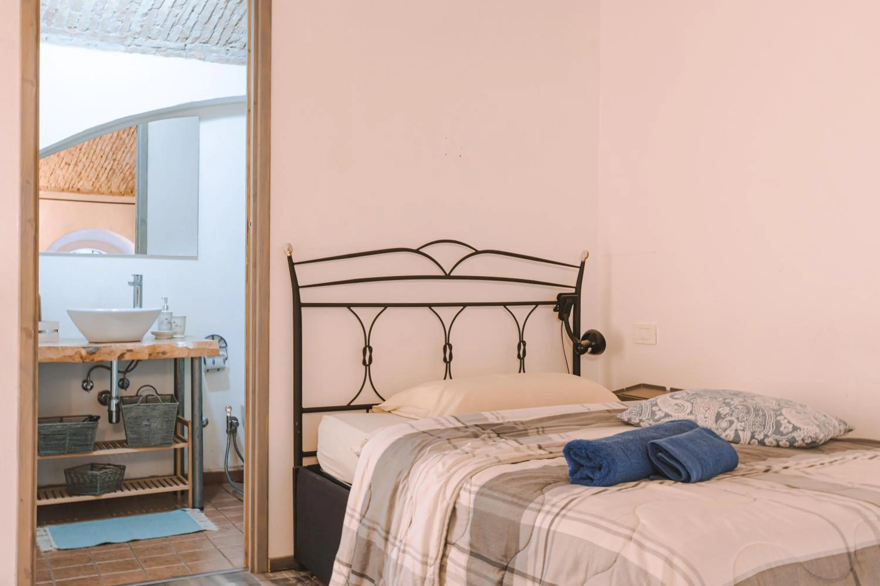 Bed in Trieste Art Loft