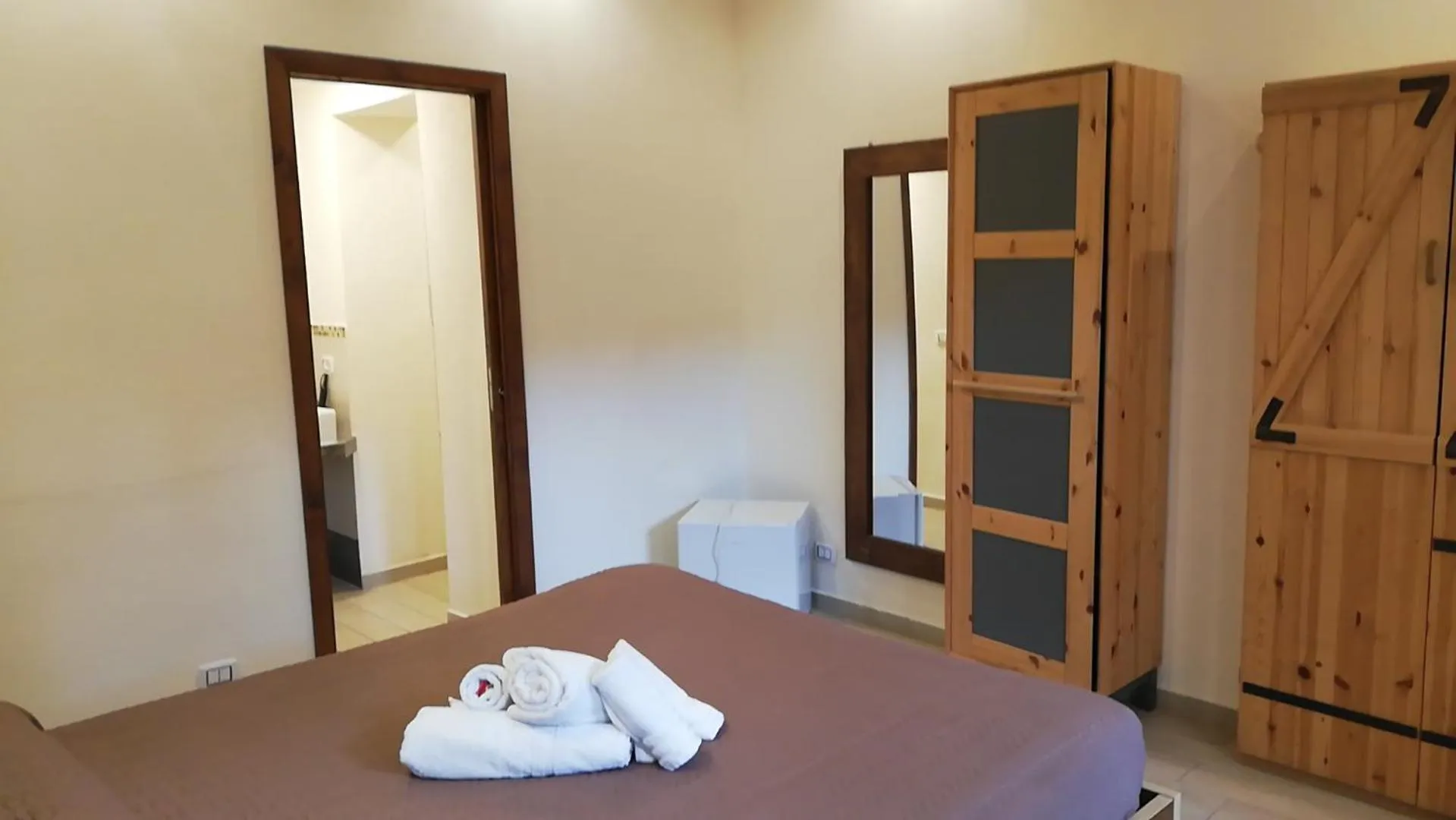 Bed in Villa Antonella rooms Mondello