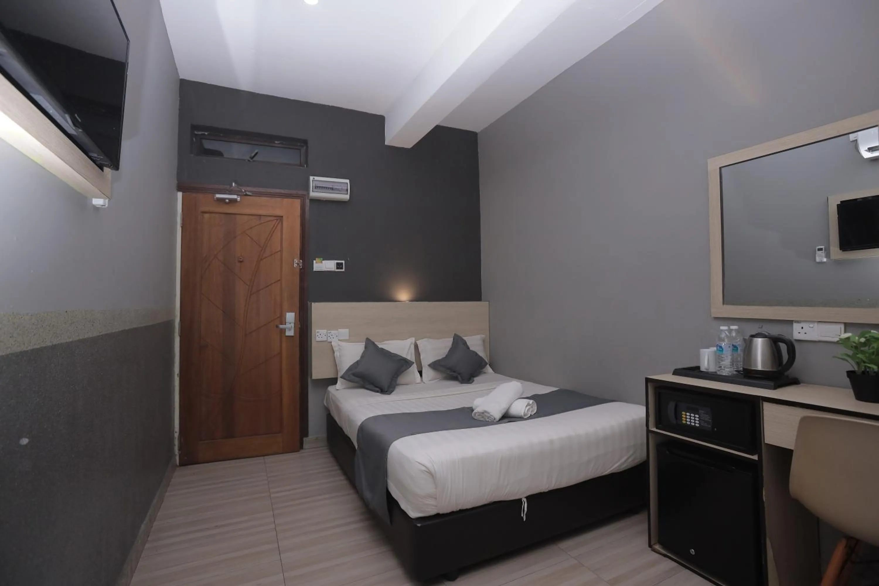 Bedroom, Bed in DJ Citi Inn Premier