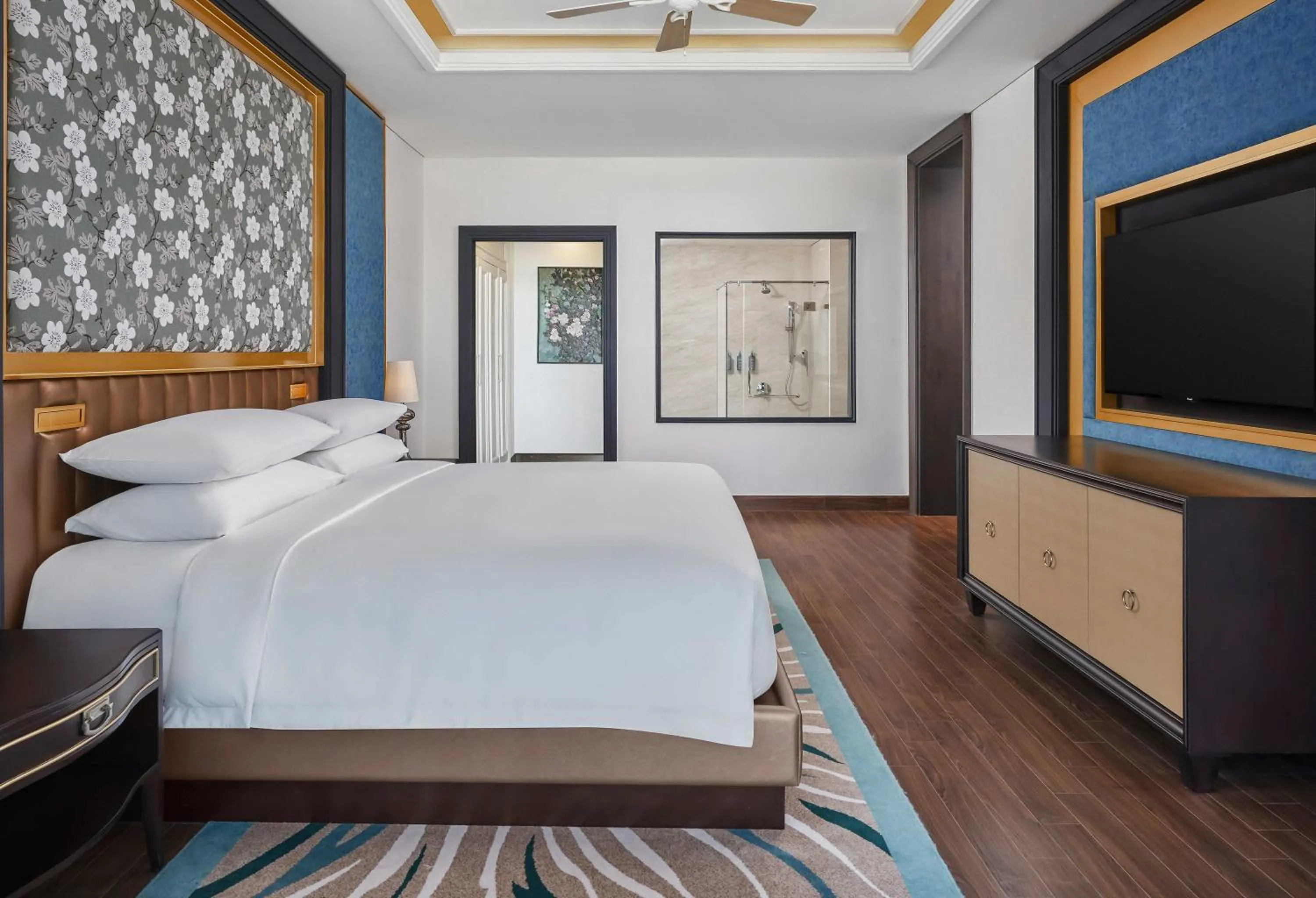 Bed in Sheraton Can Tho