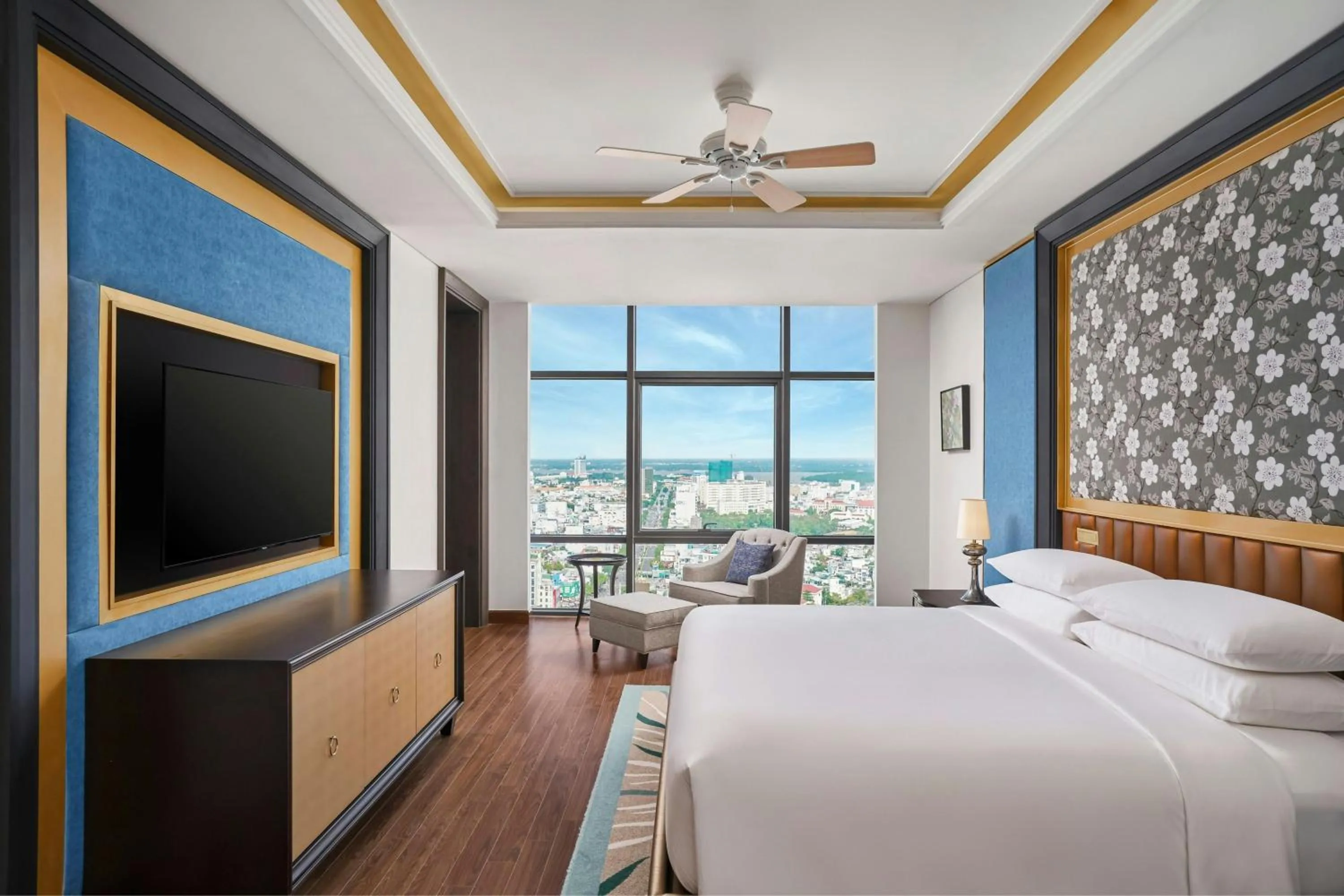 Bedroom, Bed in Sheraton Can Tho