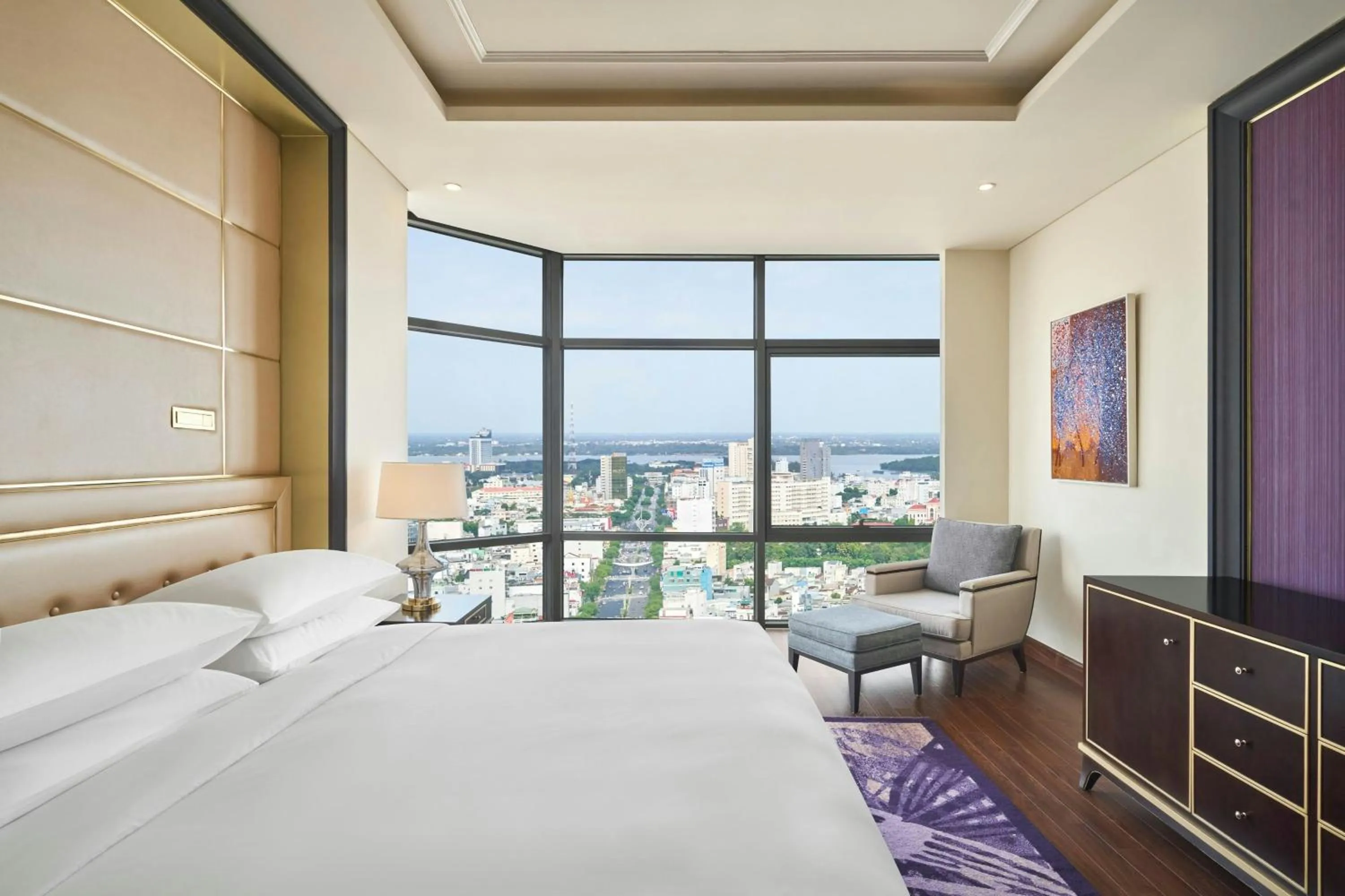 Photo of the whole room, Bed in Sheraton Can Tho