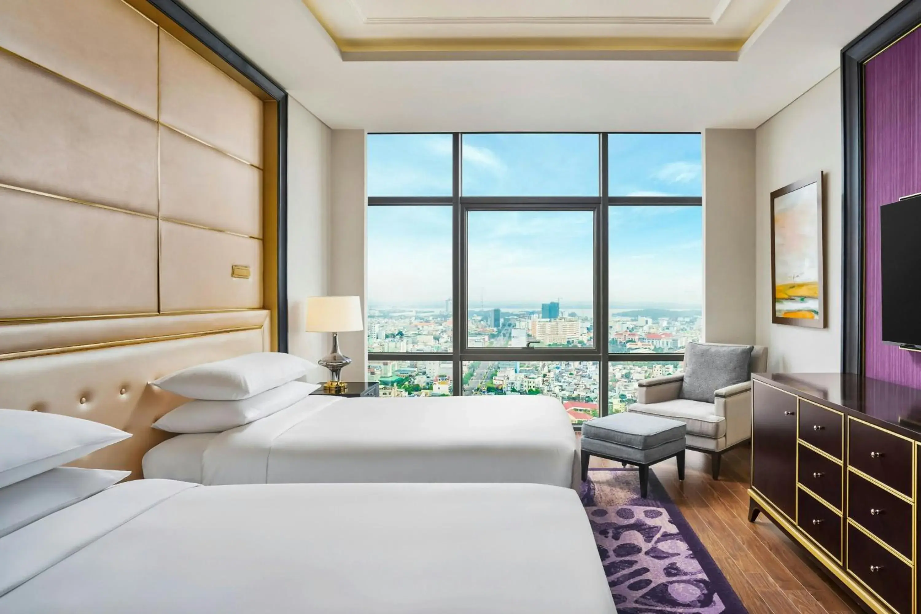 Twin Room with River View in Sheraton Can Tho Twin Room with River View in Sheraton Can Tho