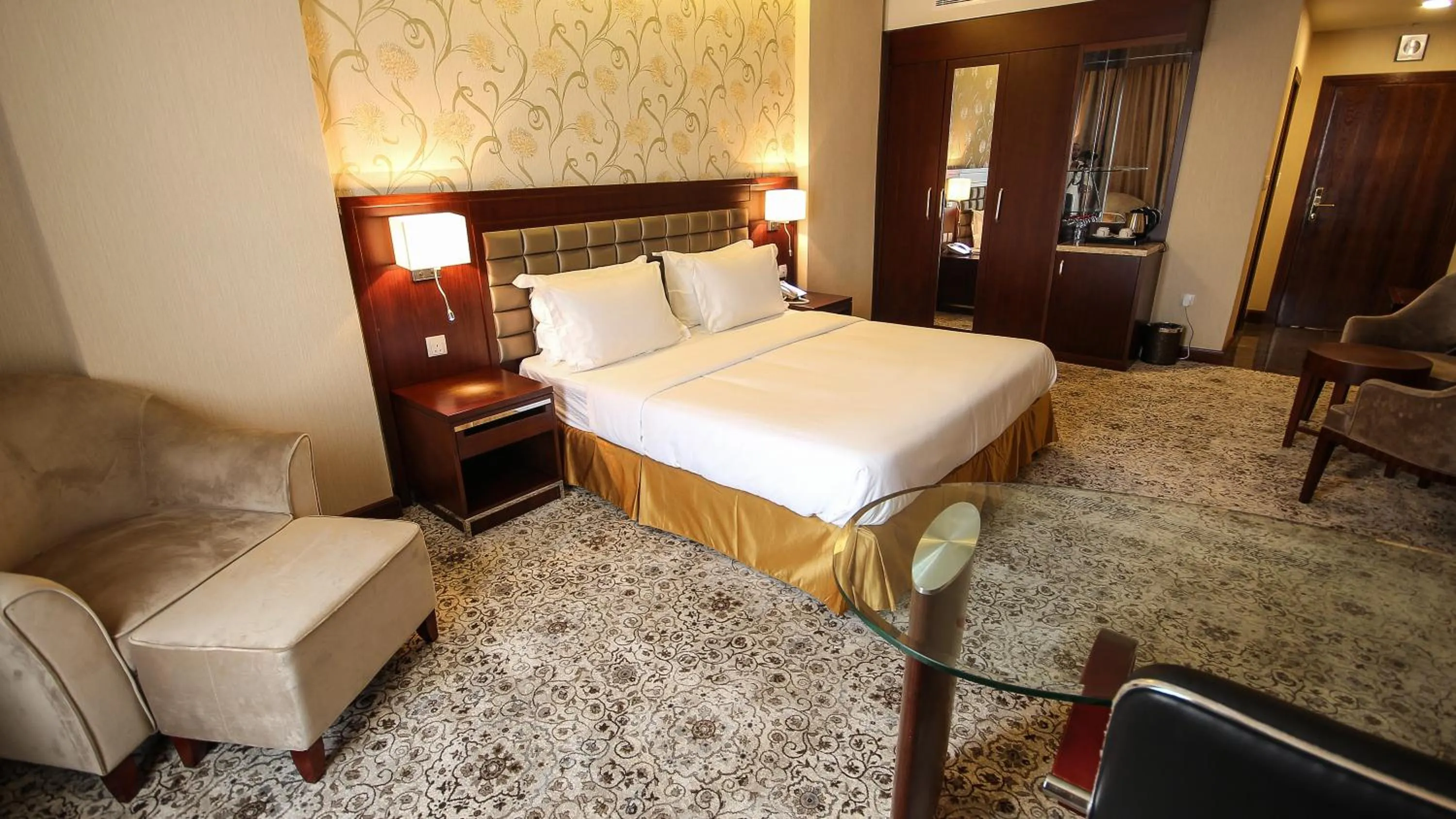 Seating area, Bed in Rabigh Park Hotel