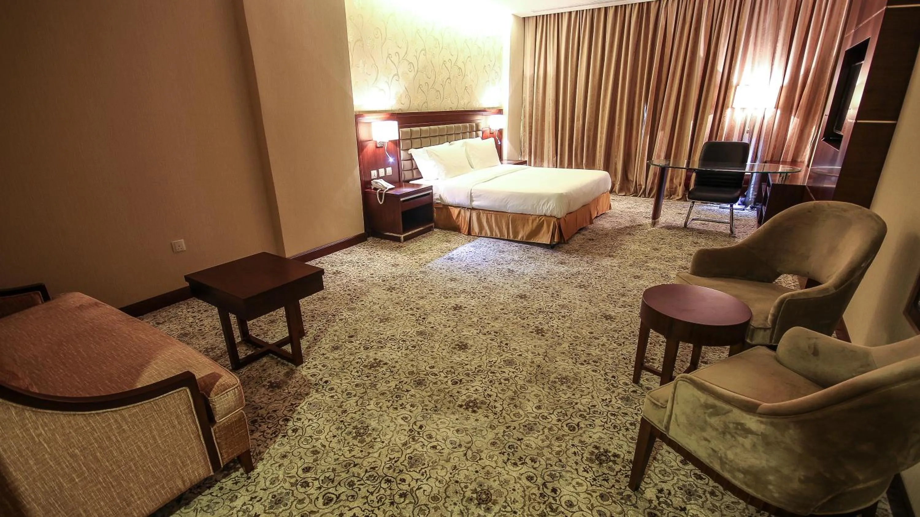 Seating area, Bed in Rabigh Park Hotel