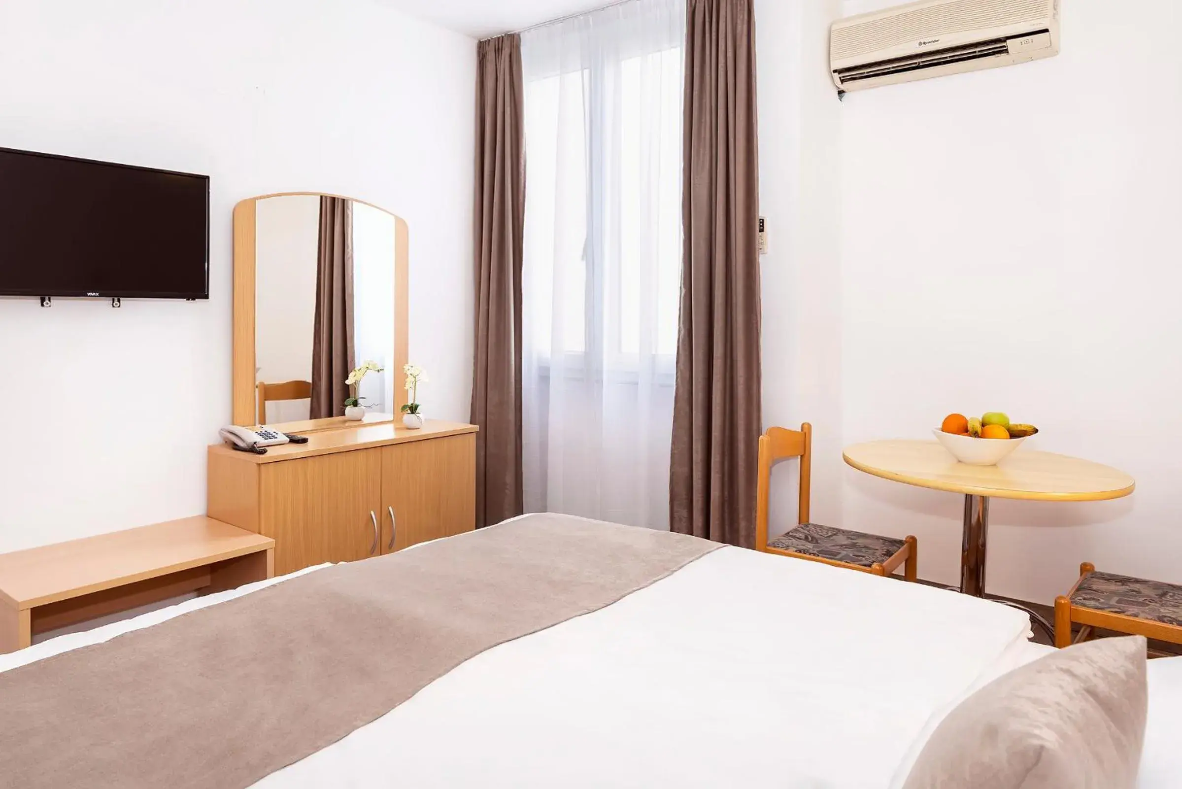 Double Room in Hotel Omorika Double Room in Hotel Omorika