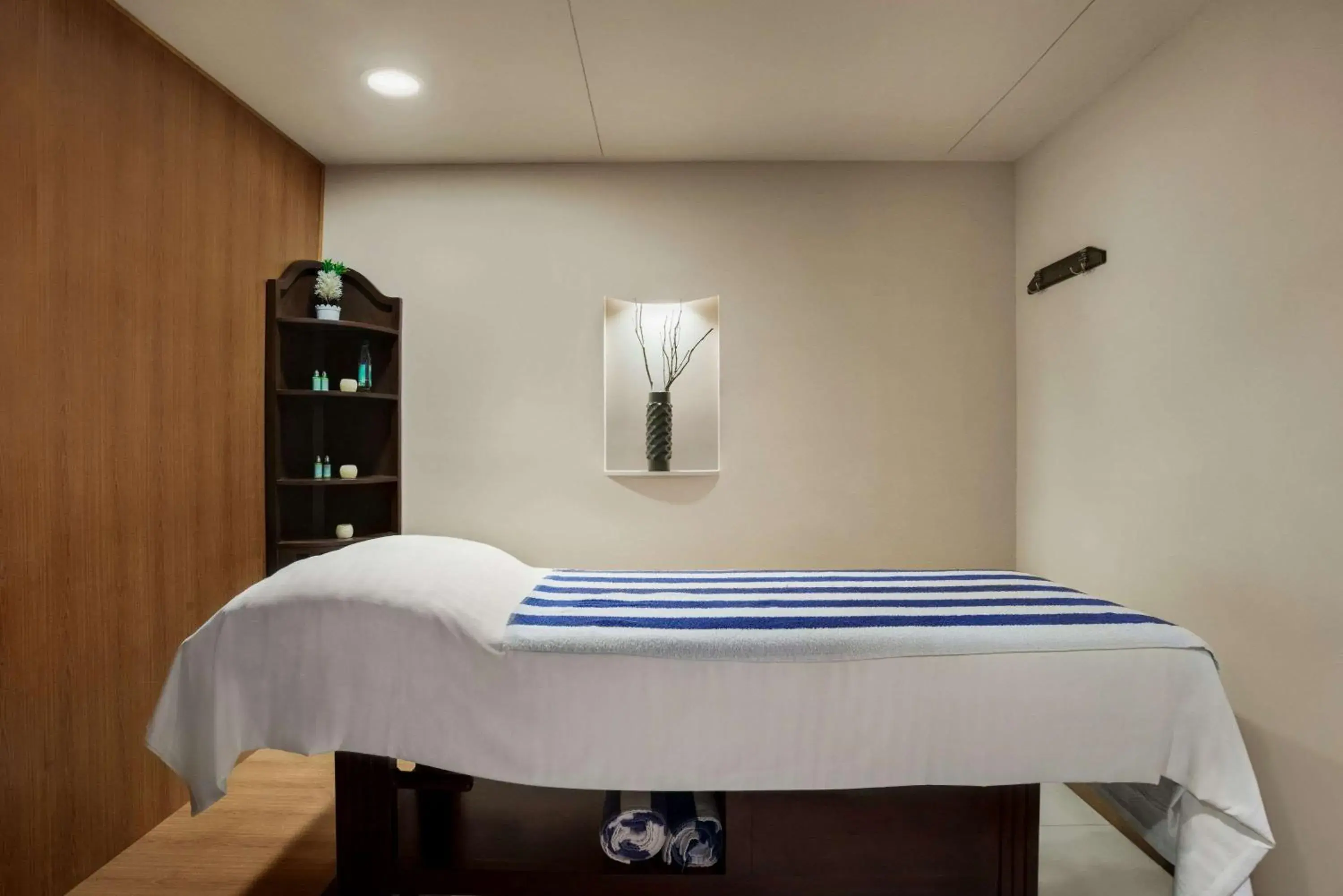 Massage, Bed in Ramada by Wyndham Karachi Creek Massage, Bed in Ramada by Wyndham Karachi Creek