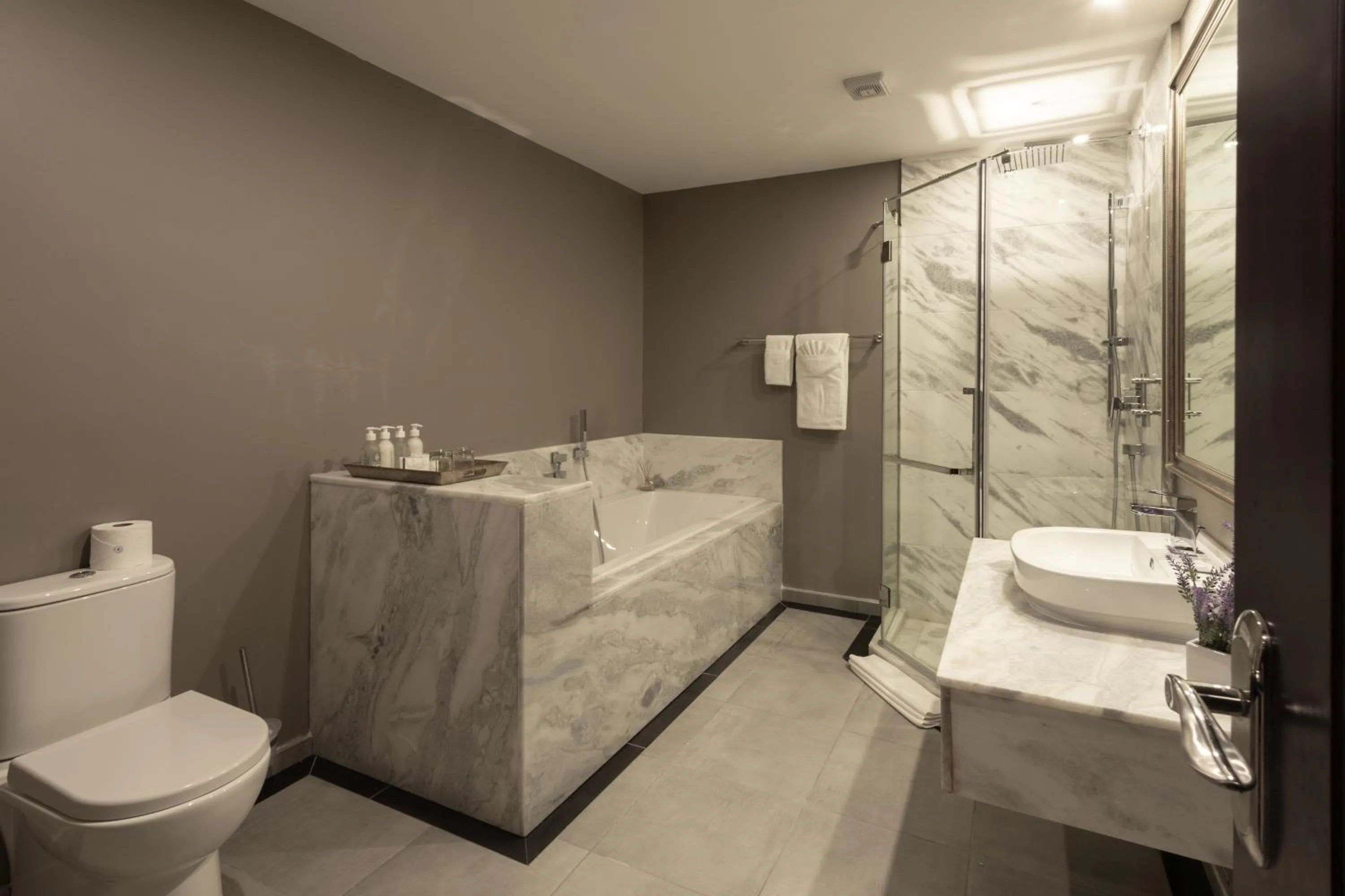 Shower in Flamingo Villas Boutique Hotel