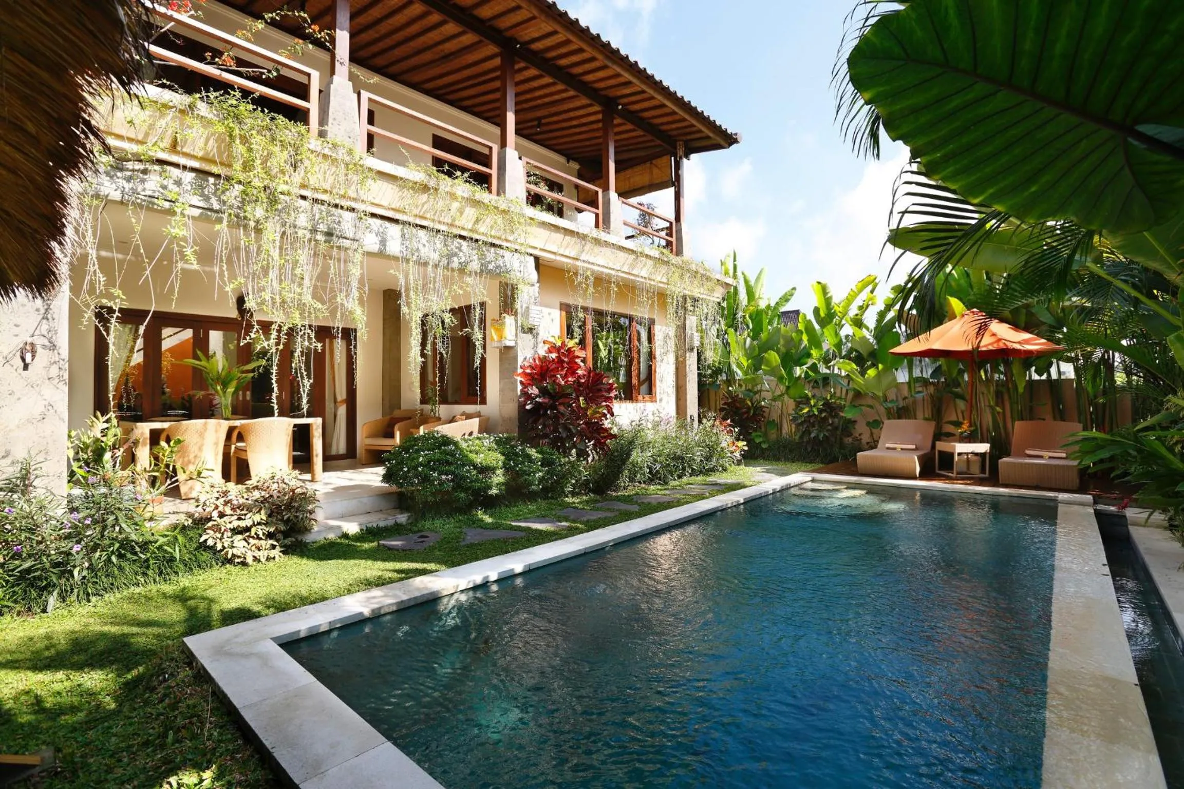 Swimming pool in Satori Villas Bali