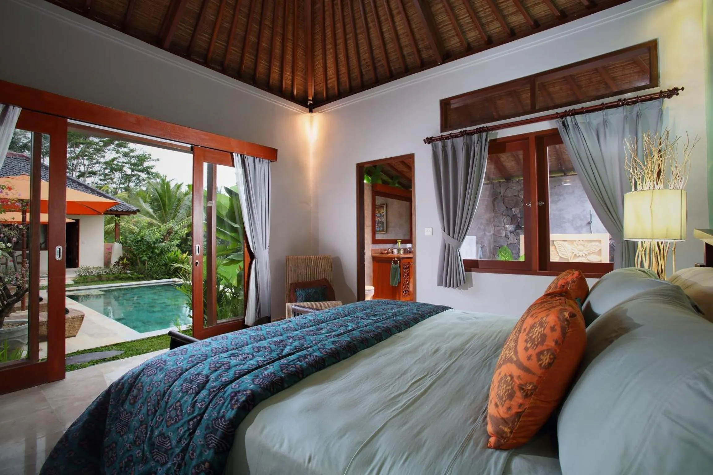 Photo of the whole room, Bed in Satori Villas Bali