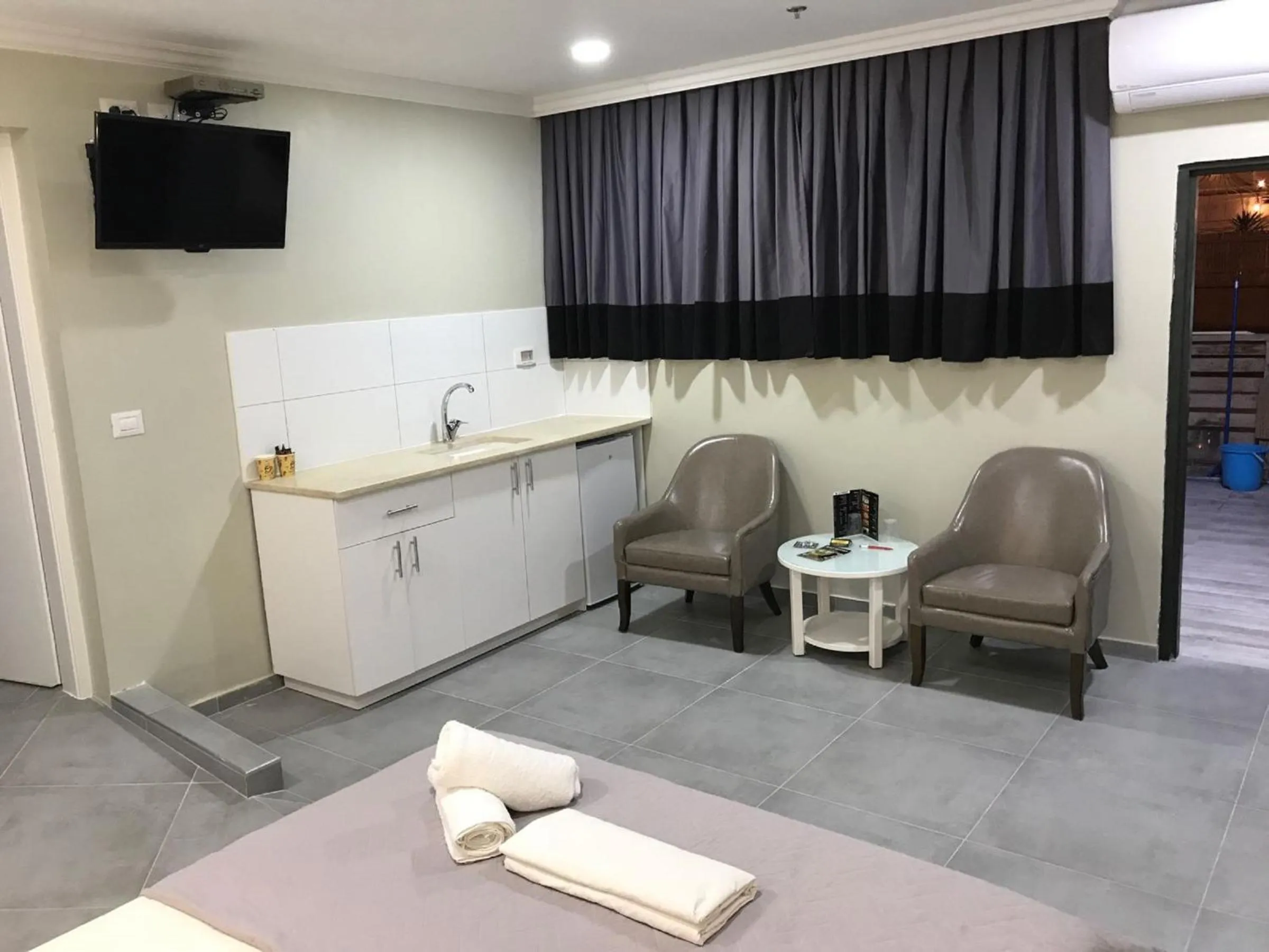 Kitchen or kitchenette in Spat Hotel Ashdod