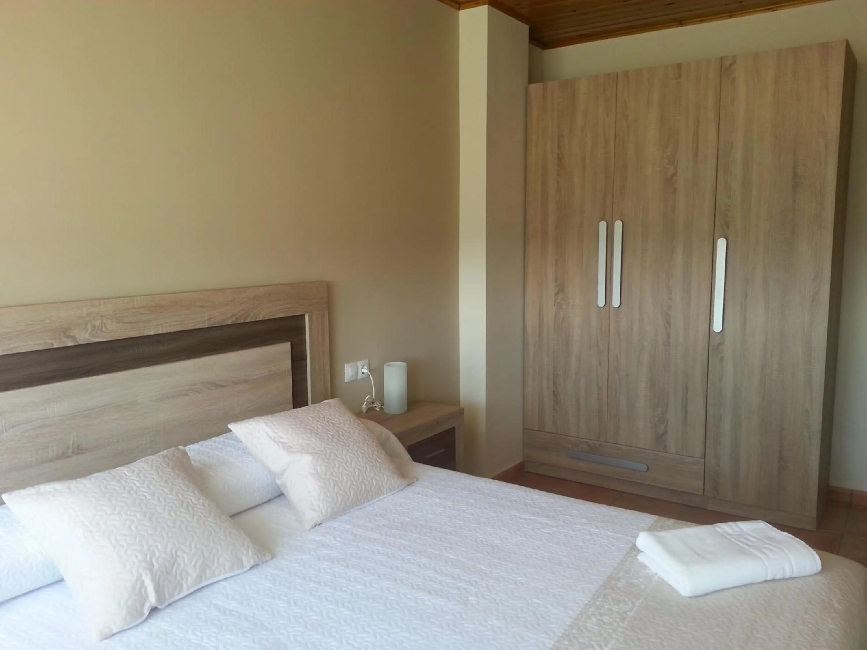 Bedroom, Bed in Apartamentos Mirador de Gúdar