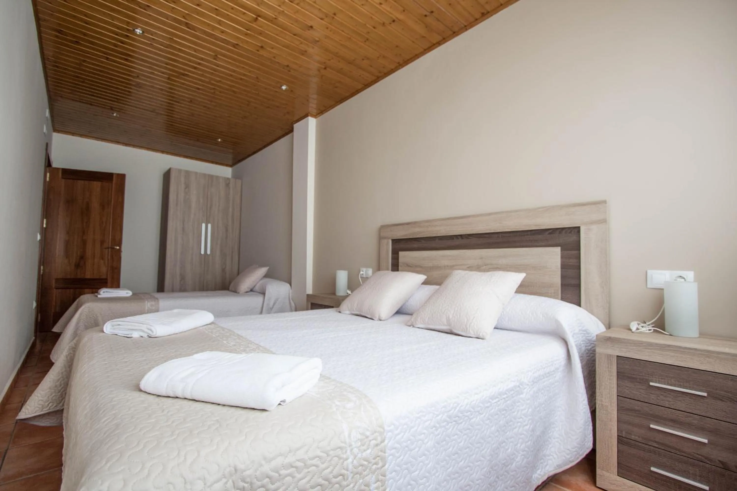 Bedroom, Bed in Apartamentos Mirador de Gúdar