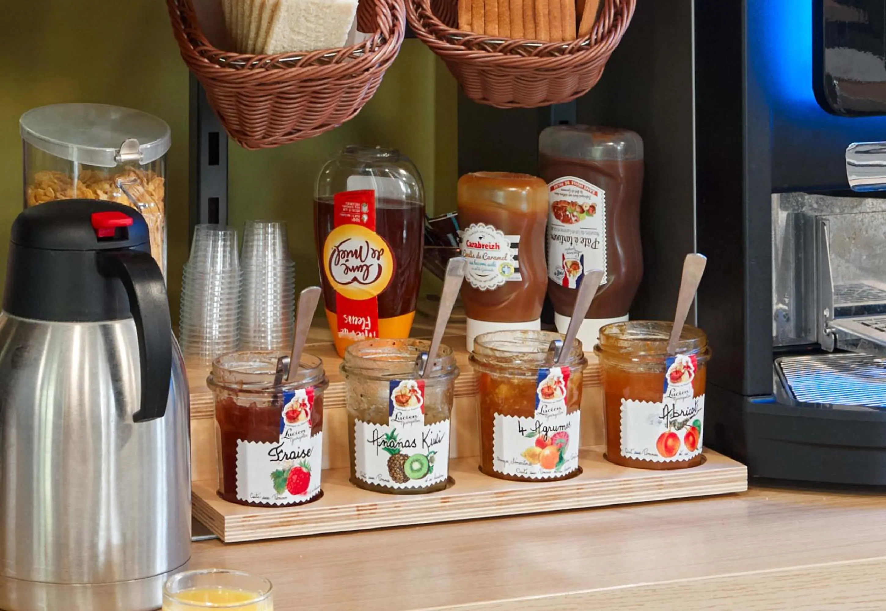 Breakfast in B&B HOTEL Evry Lisses 1