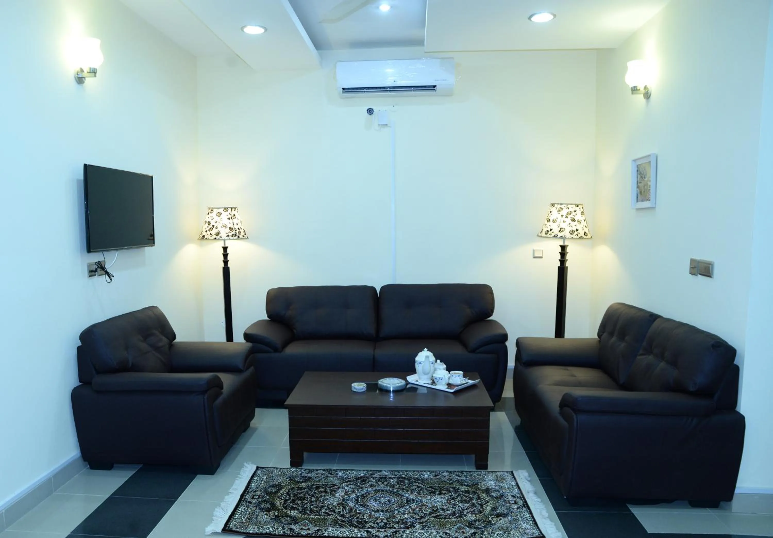 Communal lounge/ TV room in Elite Residence