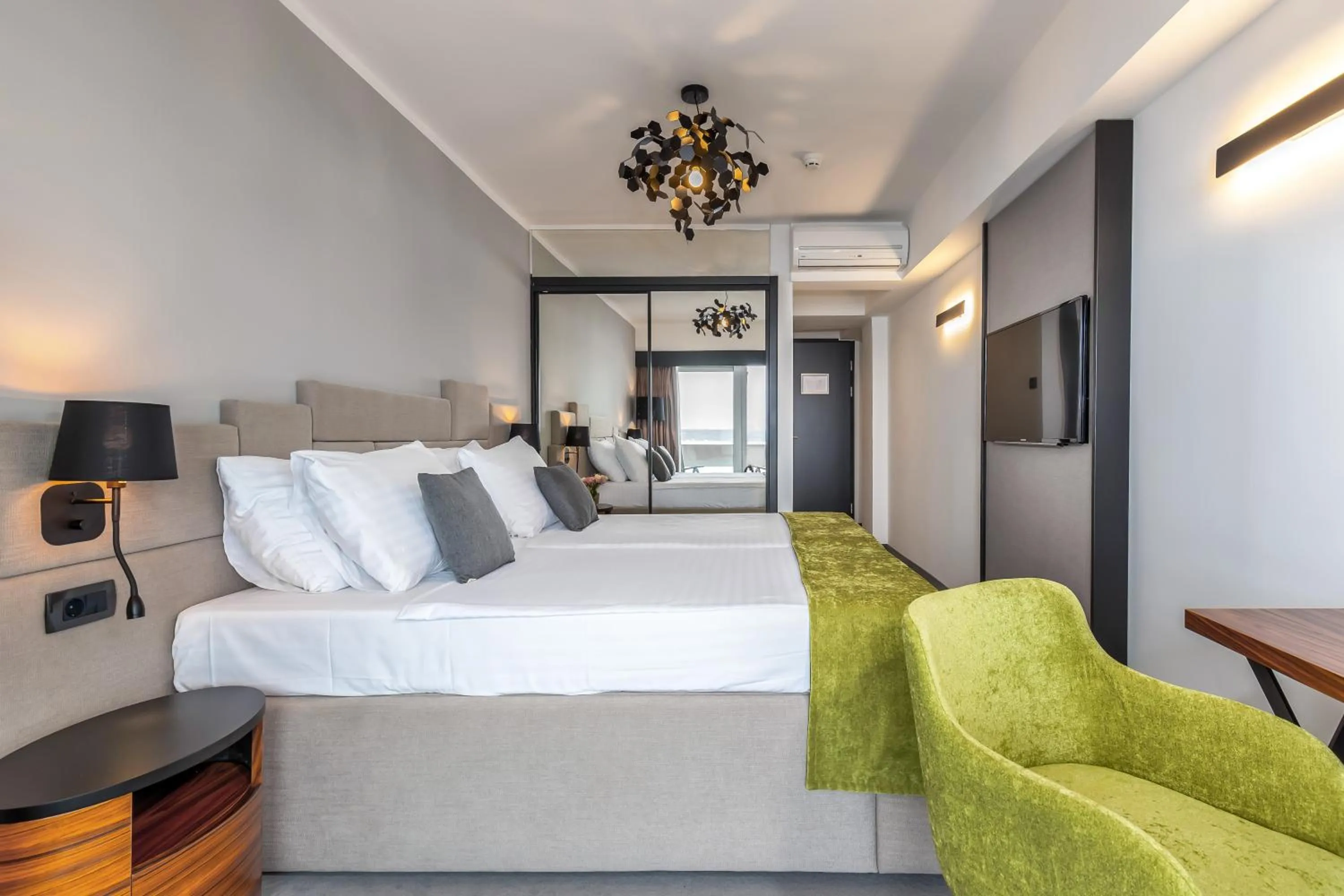 Bed in Hotel Omorika