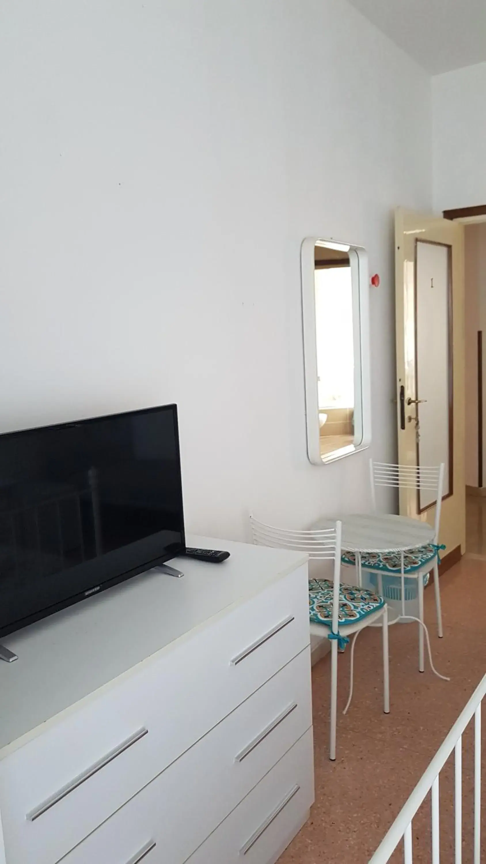Double Room with Shared Bathroom in B&B Diana Double Room with Shared Bathroom in B&B Diana