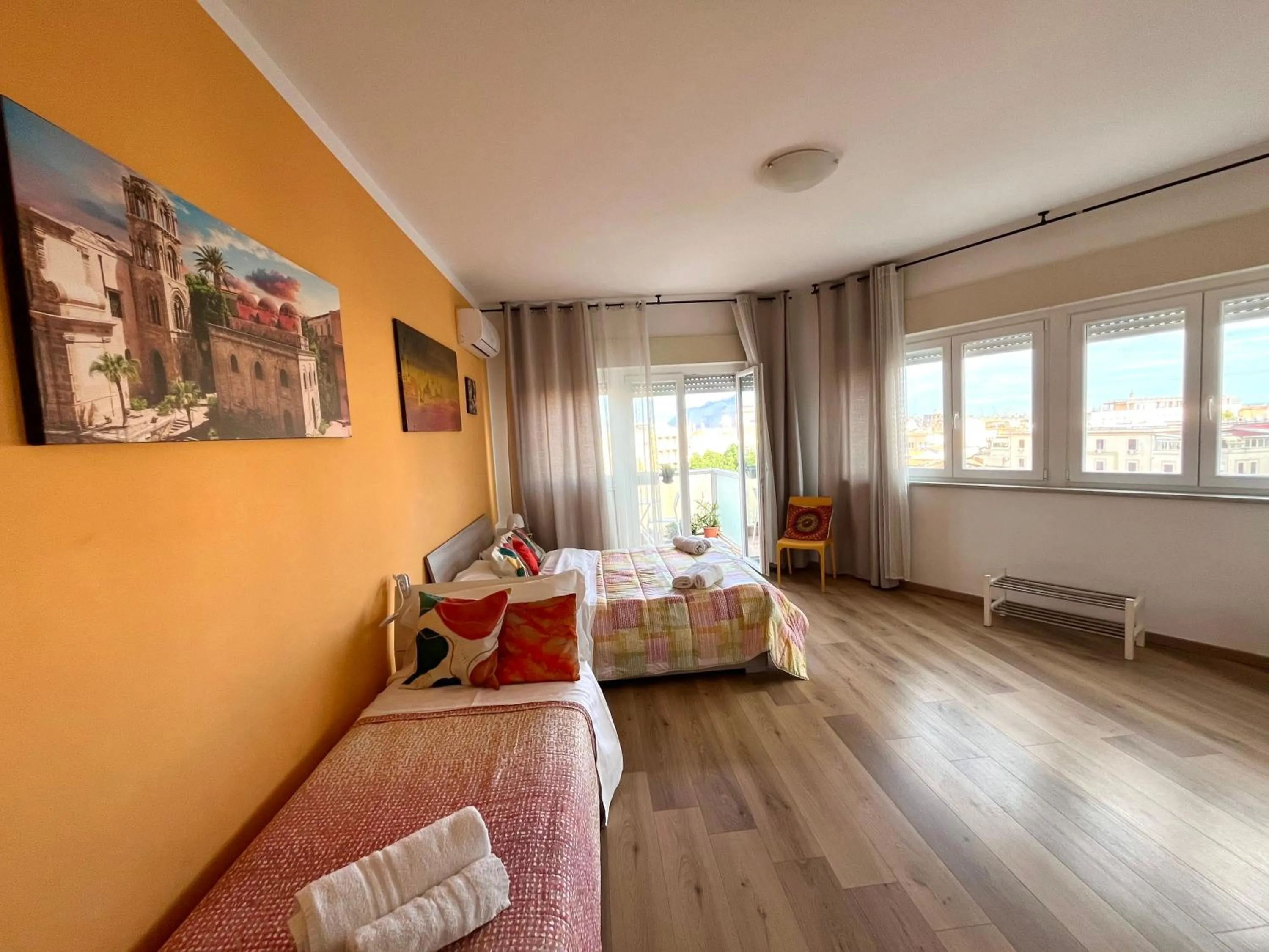 Photo of the whole room, Bed in LeAlbe di Sicilia