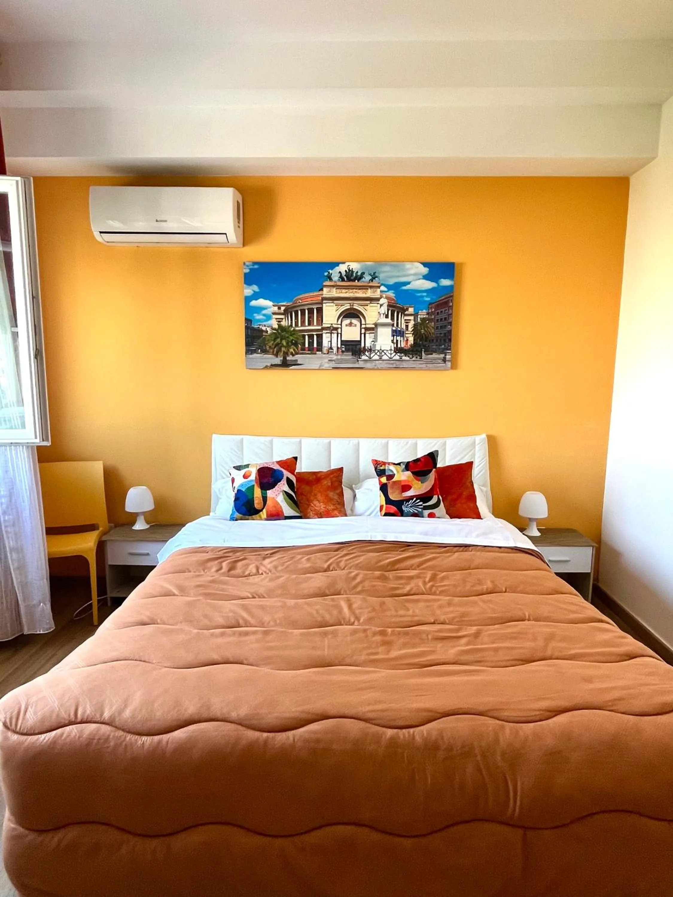 Photo of the whole room, Bed in LeAlbe di Sicilia