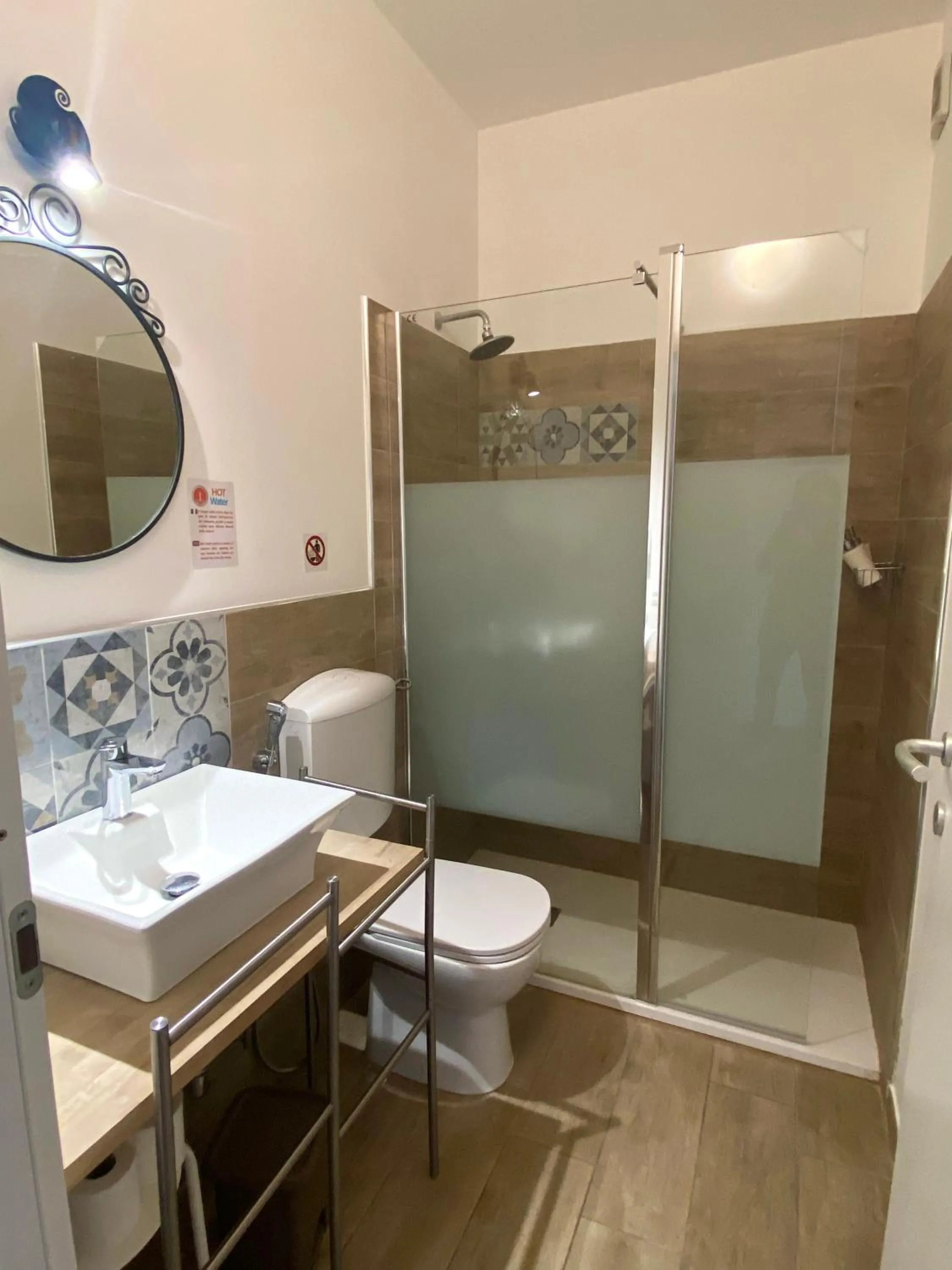 Shower in LeAlbe di Sicilia