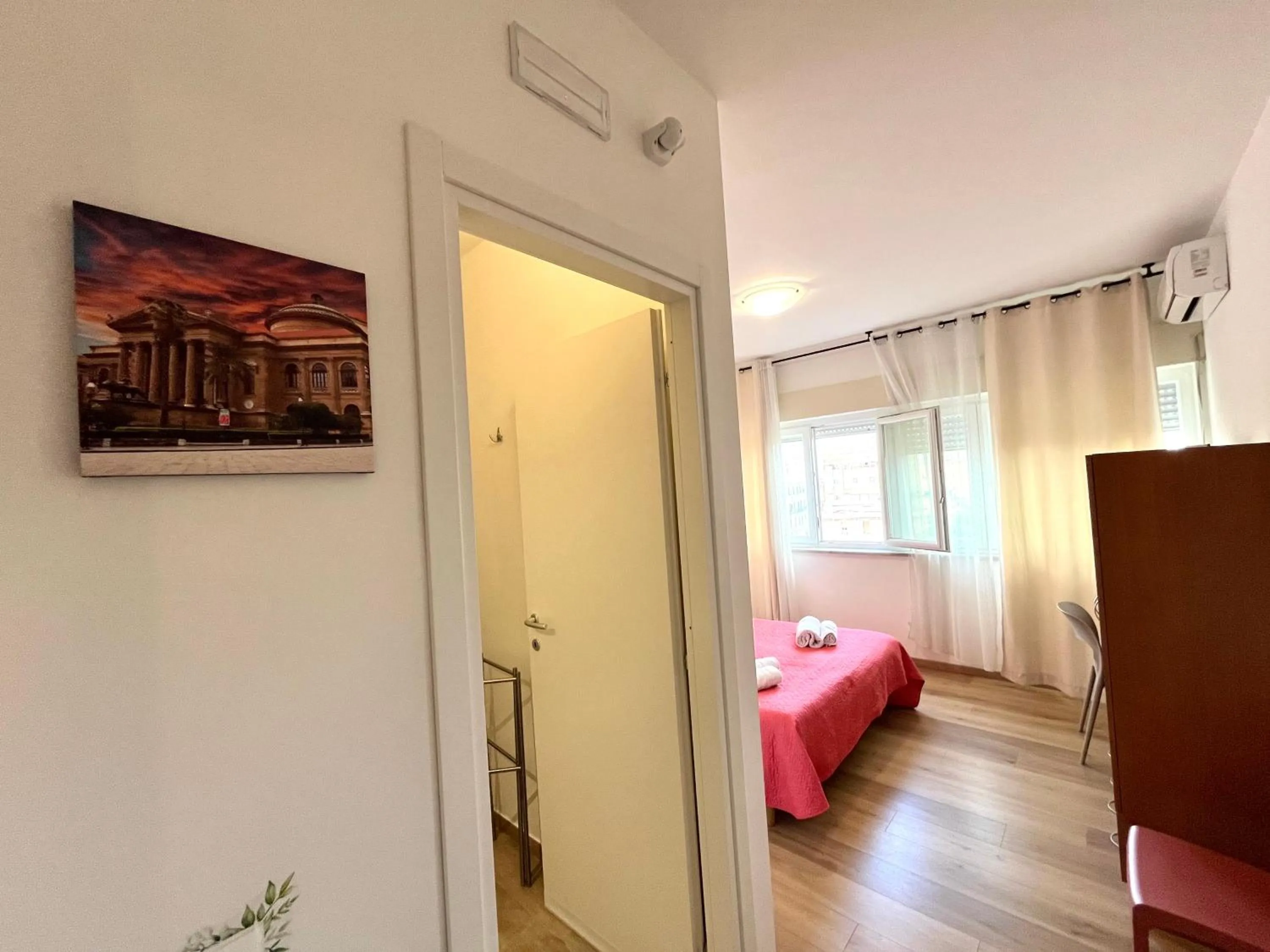 Photo of the whole room, Bed in LeAlbe di Sicilia