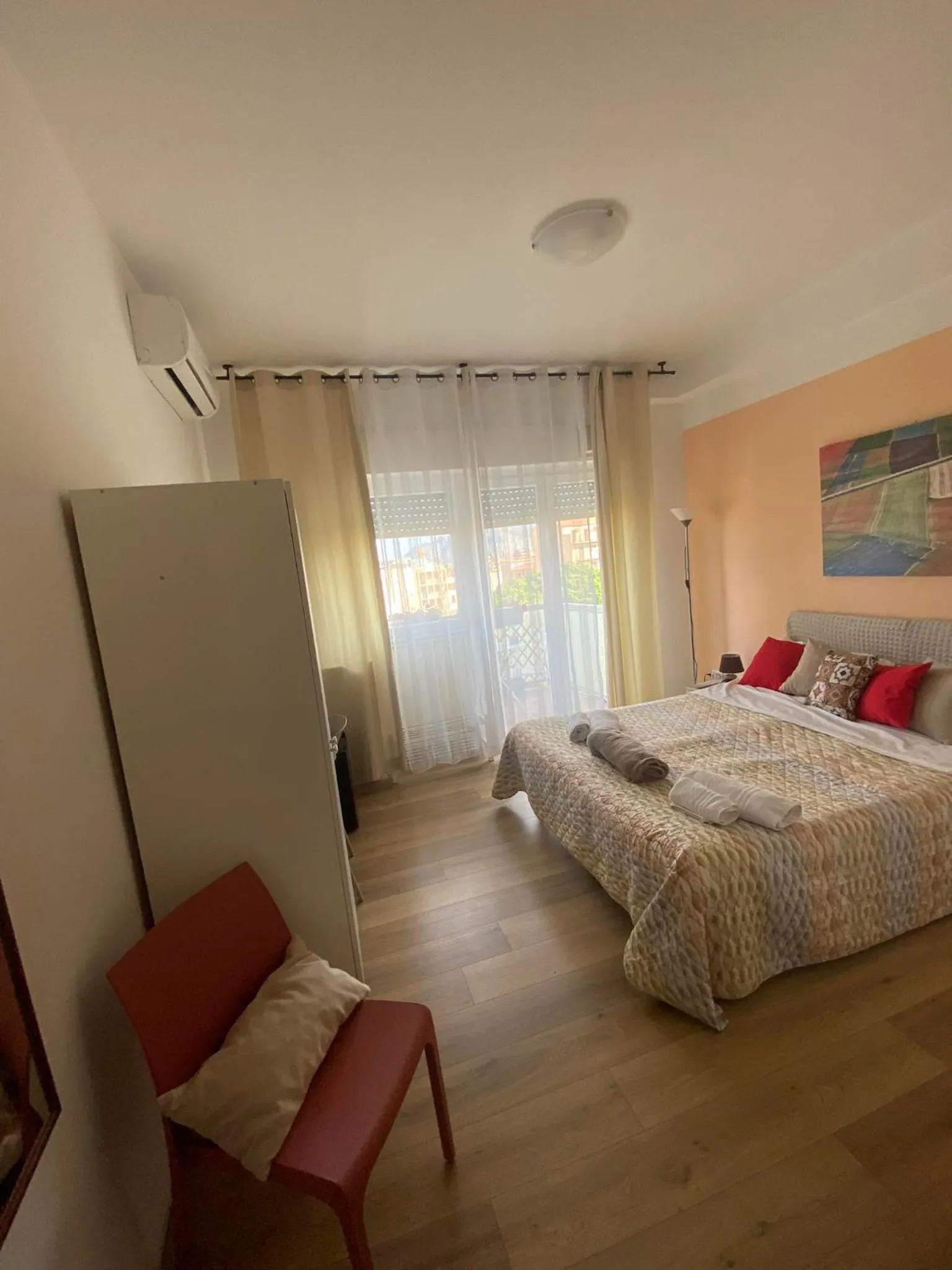 Photo of the whole room, Bed in LeAlbe di Sicilia